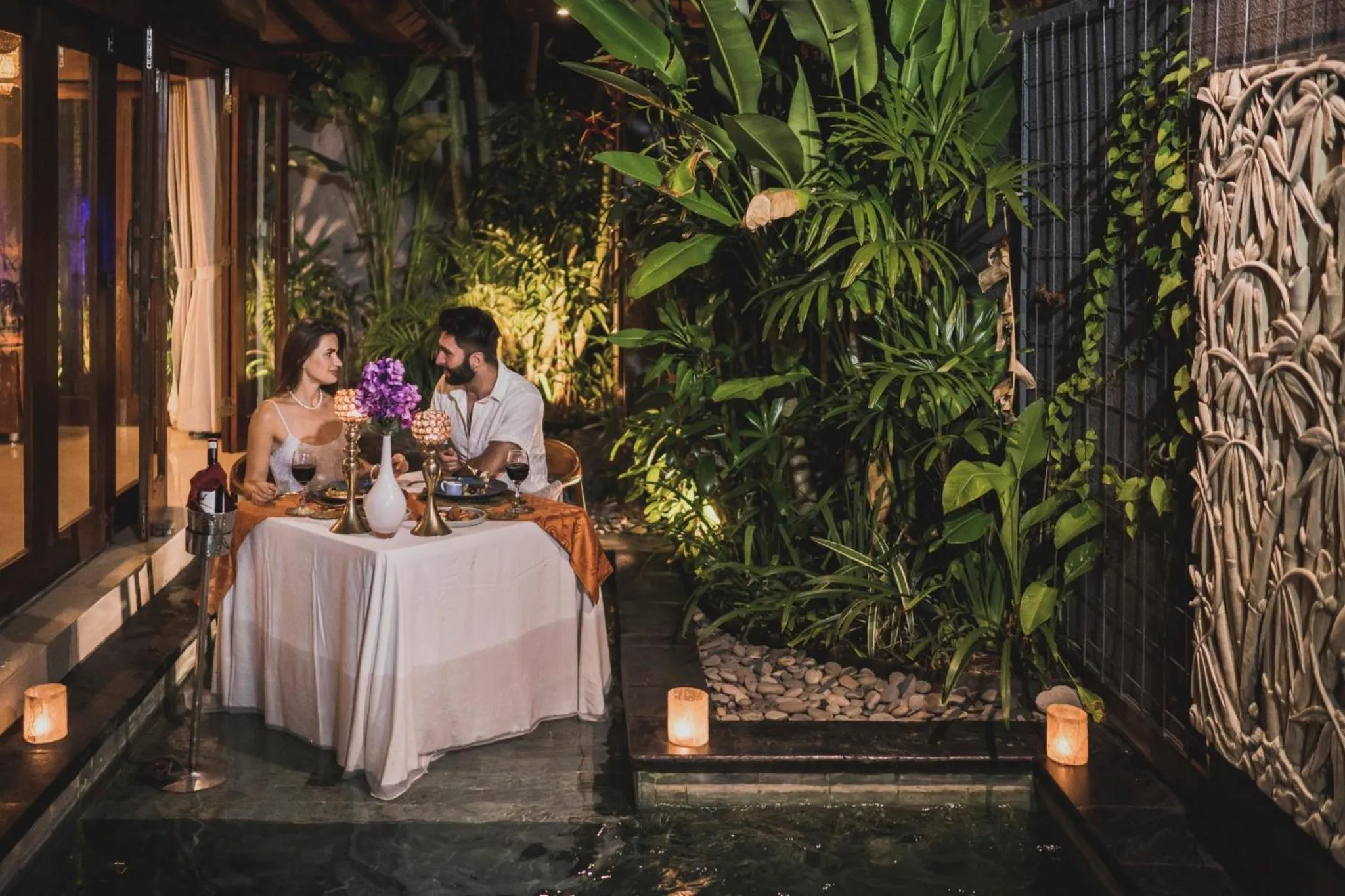 Dining area in Seminyak Sanctuary Villa by Ini Vie Hospitality