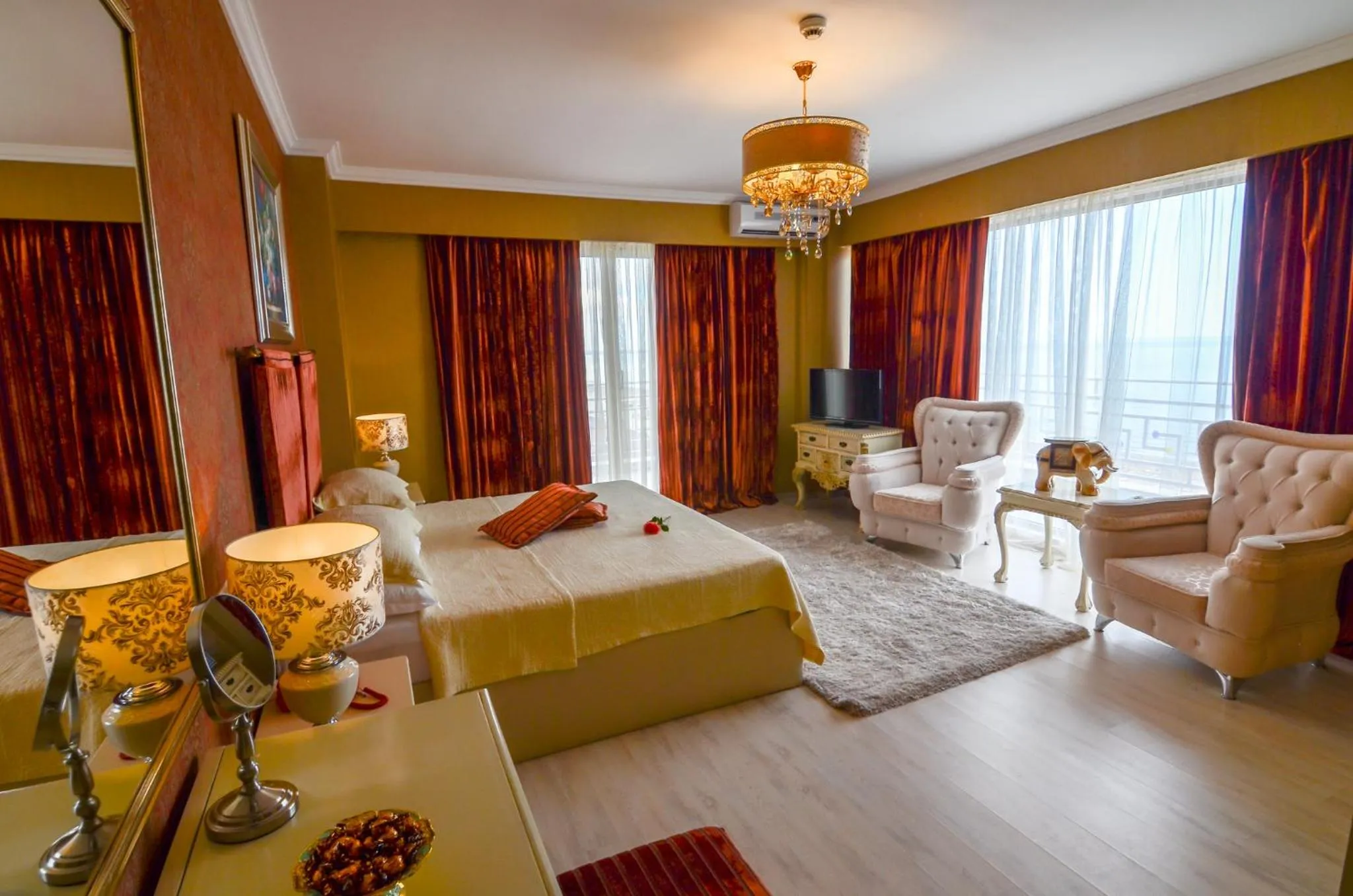 Photo of the whole room, Bed in Phoenicia Luxury Hotel