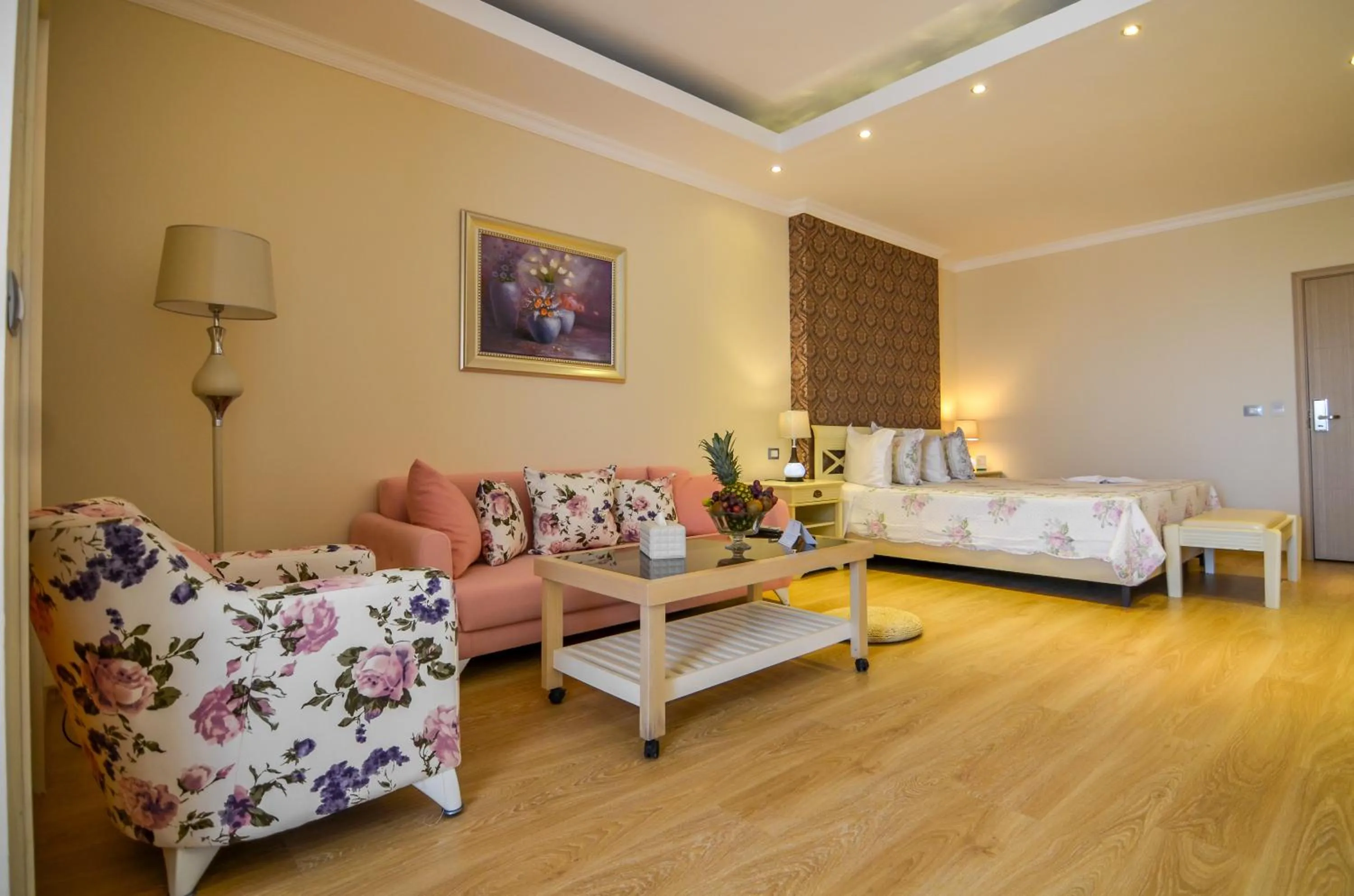 Photo of the whole room, Bed in Phoenicia Luxury Hotel