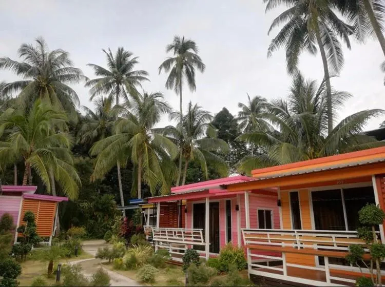 Property building in Phumiphat resort Koh Mook