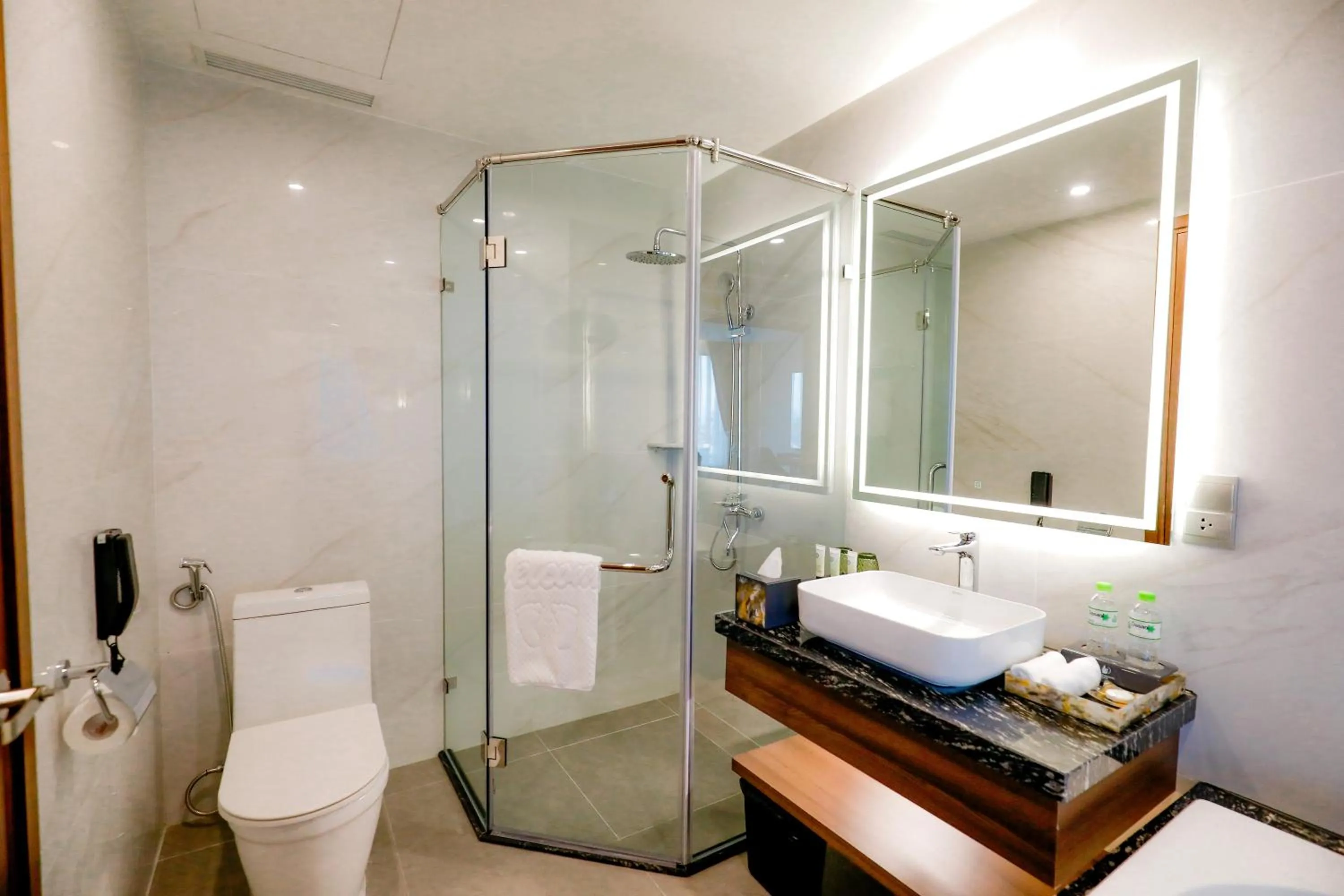 Bathroom in Grand Phoenix Hotel Bac Ninh