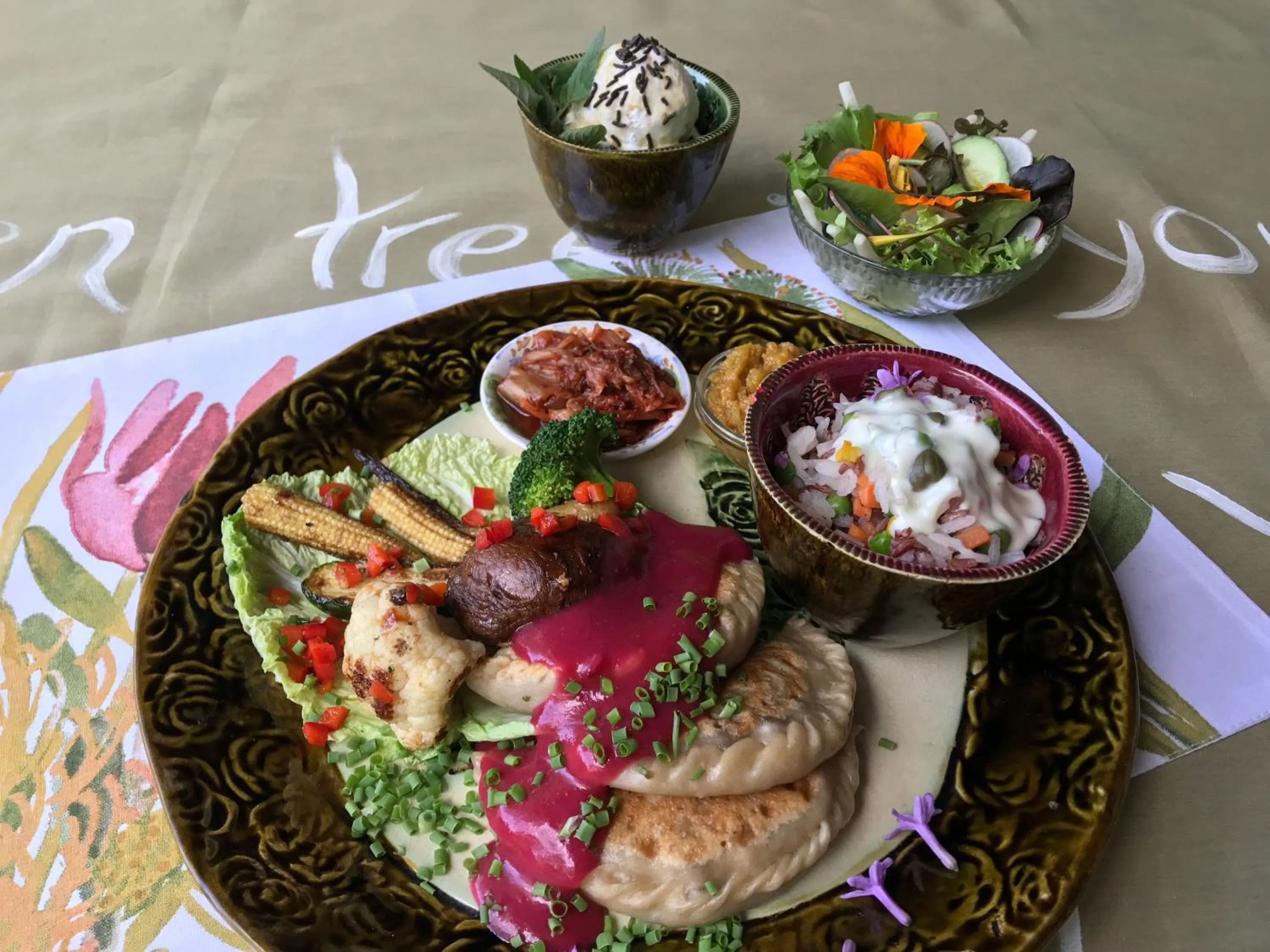 Restaurant/places to eat in Old Joe's Kaia