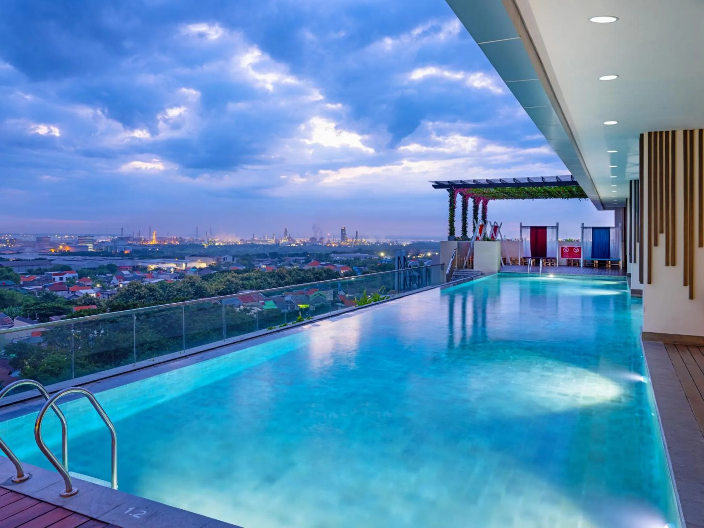 Swimming pool in Aston Gresik Hotel & Conference Center