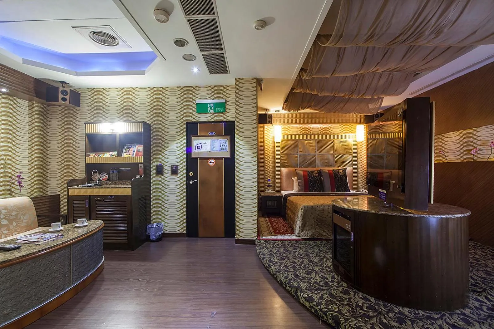 Photo of the whole room in PGS Motel