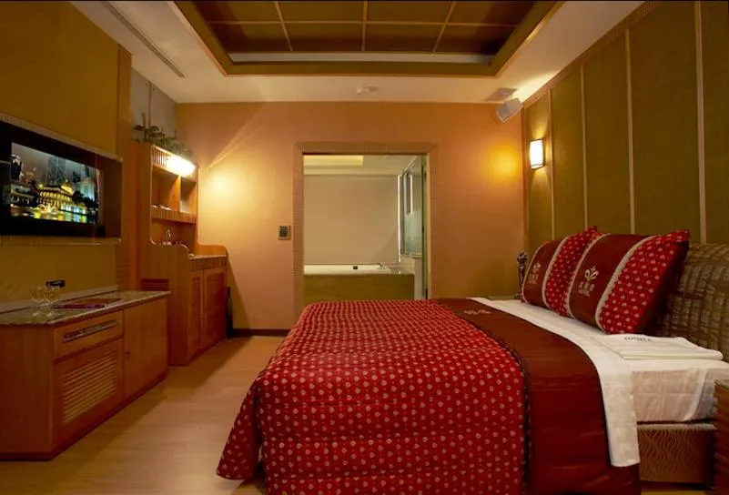 Photo of the whole room, Bed in PGS Motel