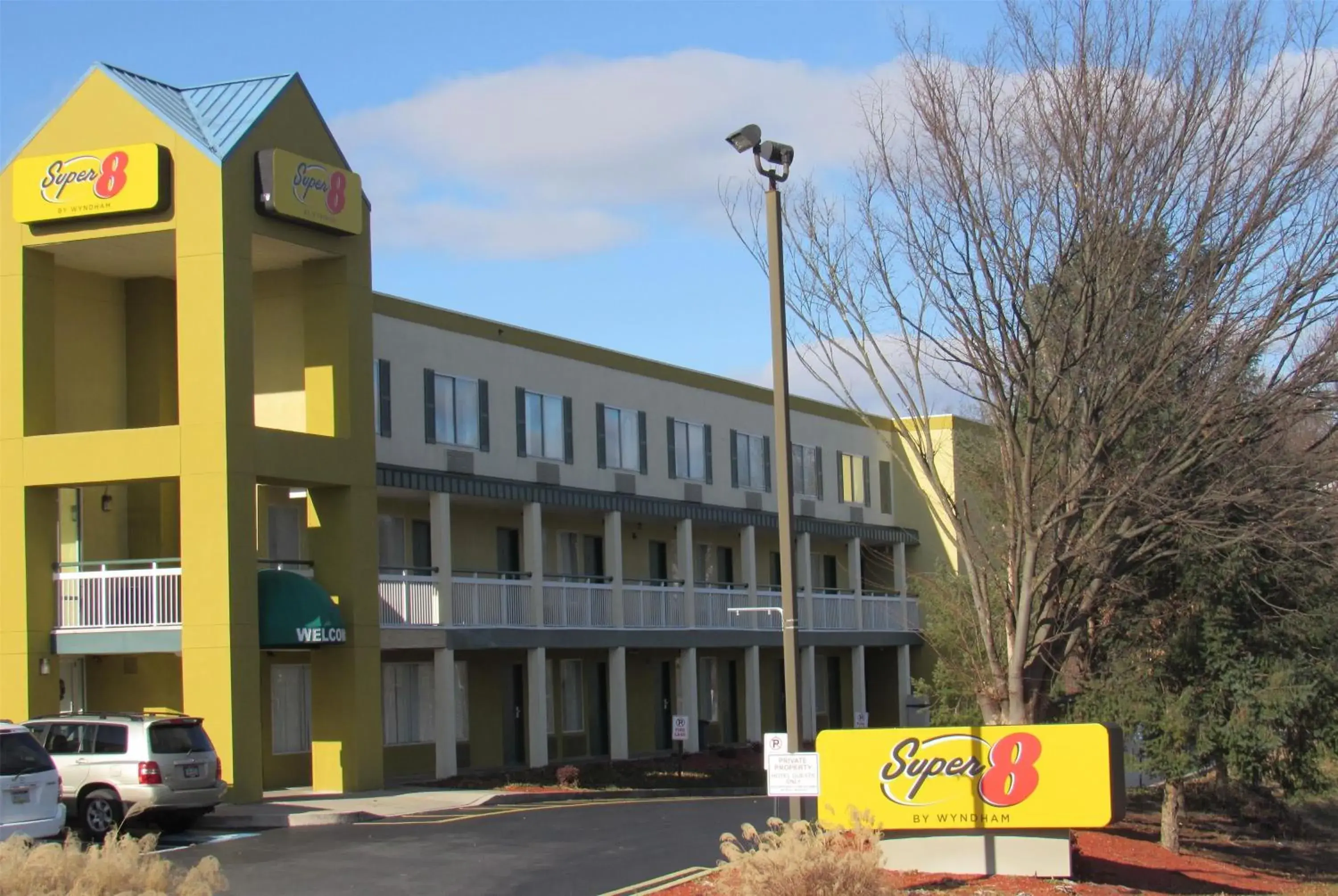 Property building in Super 8 by Wyndham New Cumberland Property building in Super 8 by Wyndham New Cumberland