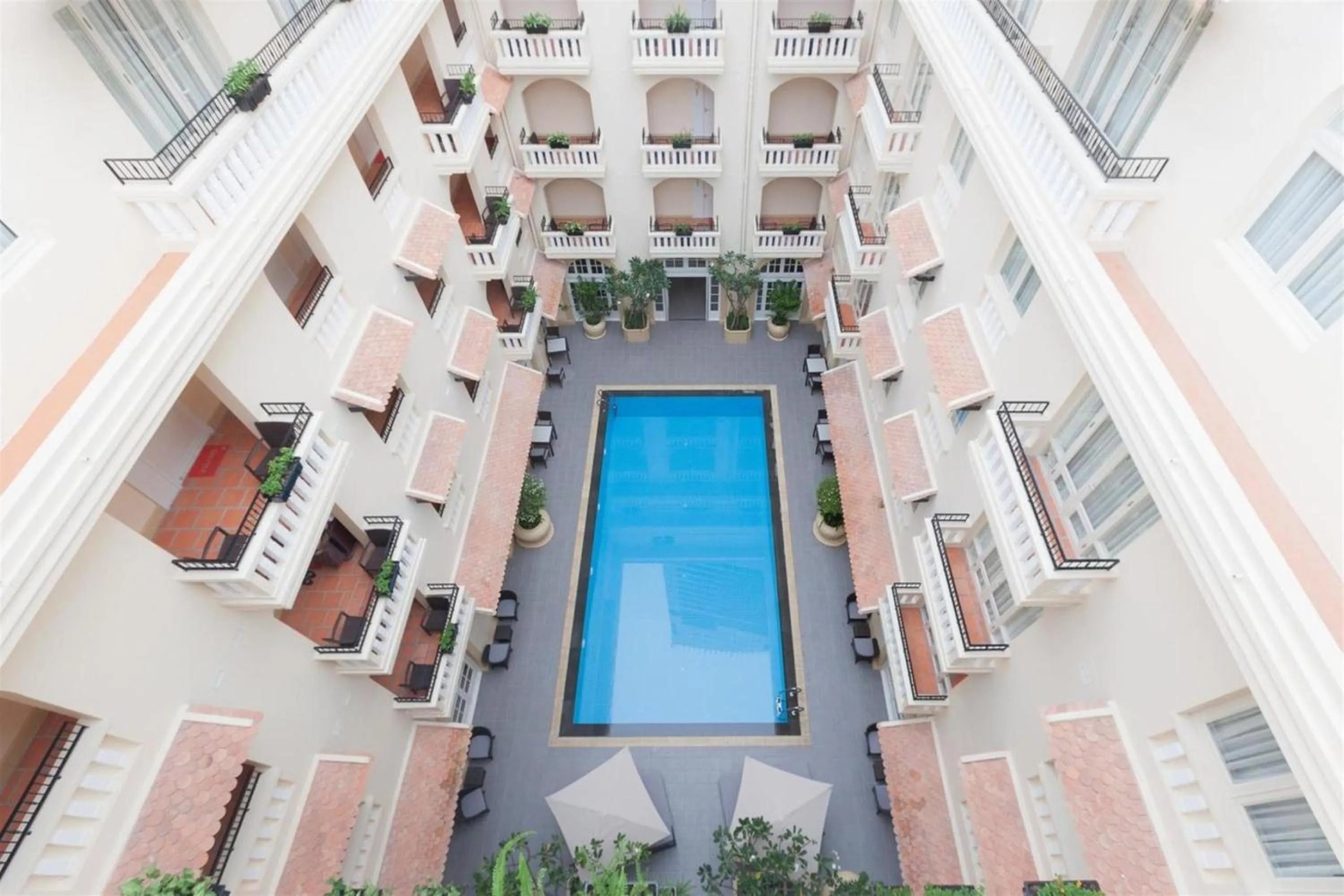 Swimming pool in Central Mansions Serviced Apartments