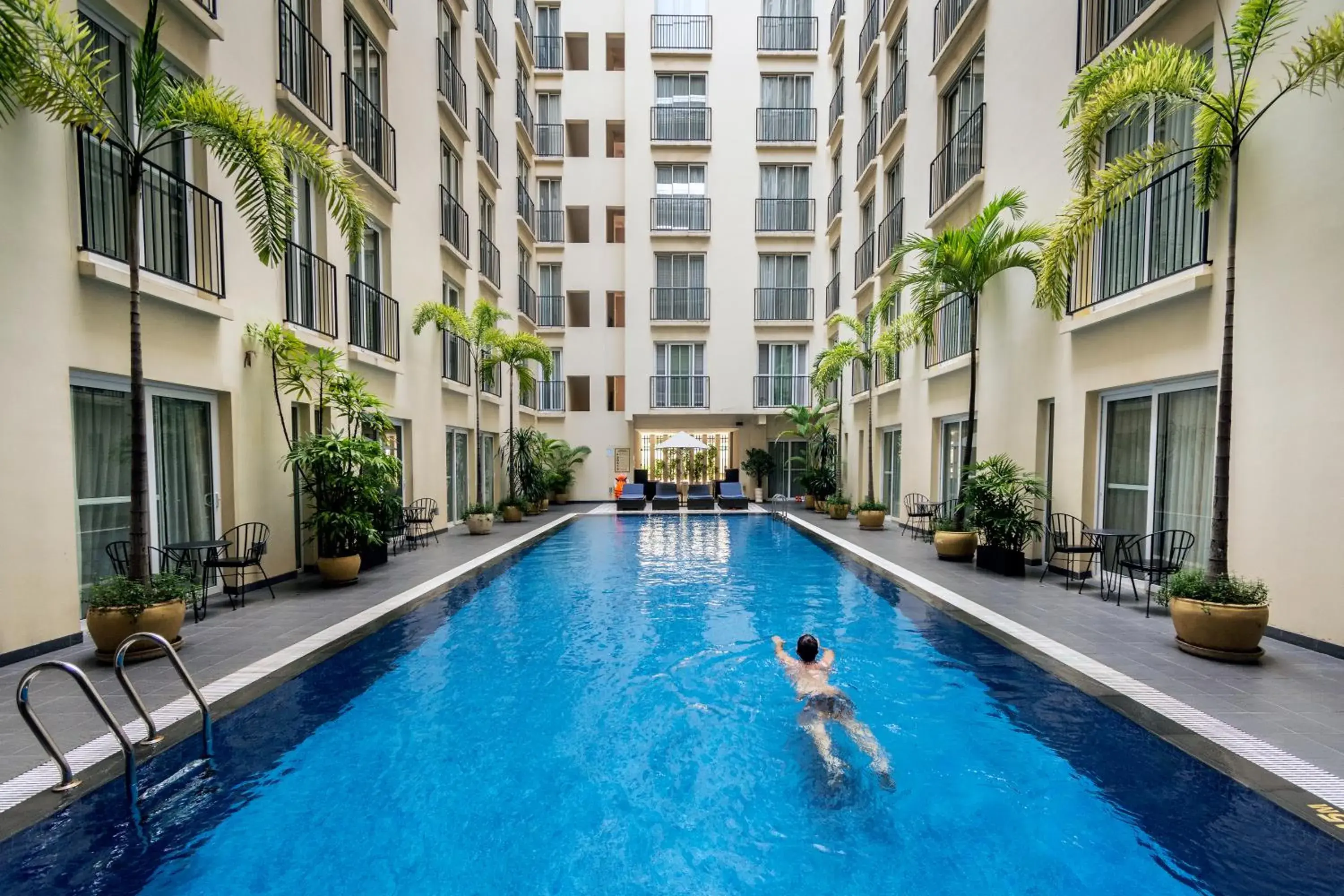 Pool view in Central Mansions Serviced Apartments Pool view in Central Mansions Serviced Apartments
