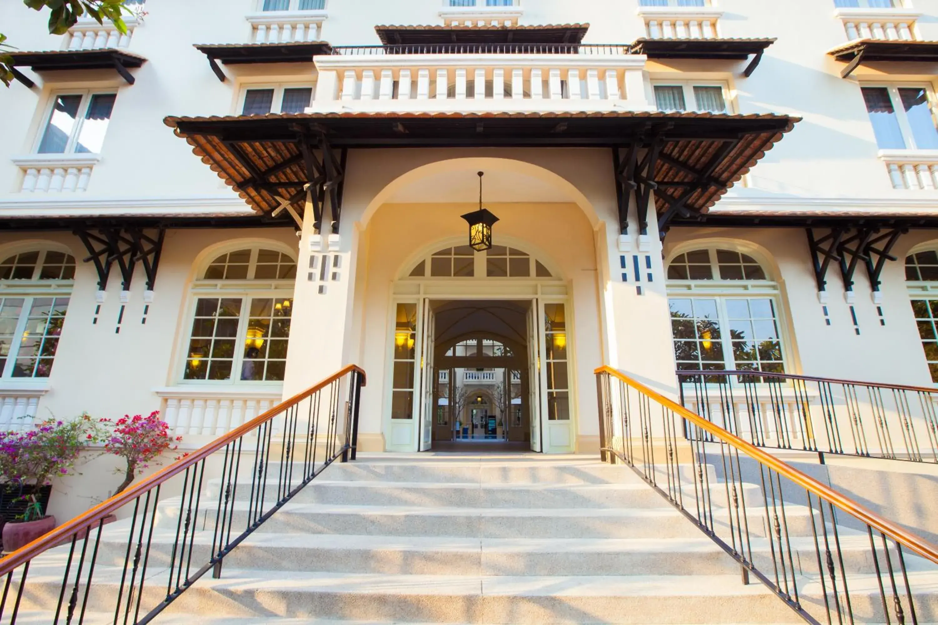 Facade/entrance in Central Mansions Serviced Apartments Facade/entrance in Central Mansions Serviced Apartments