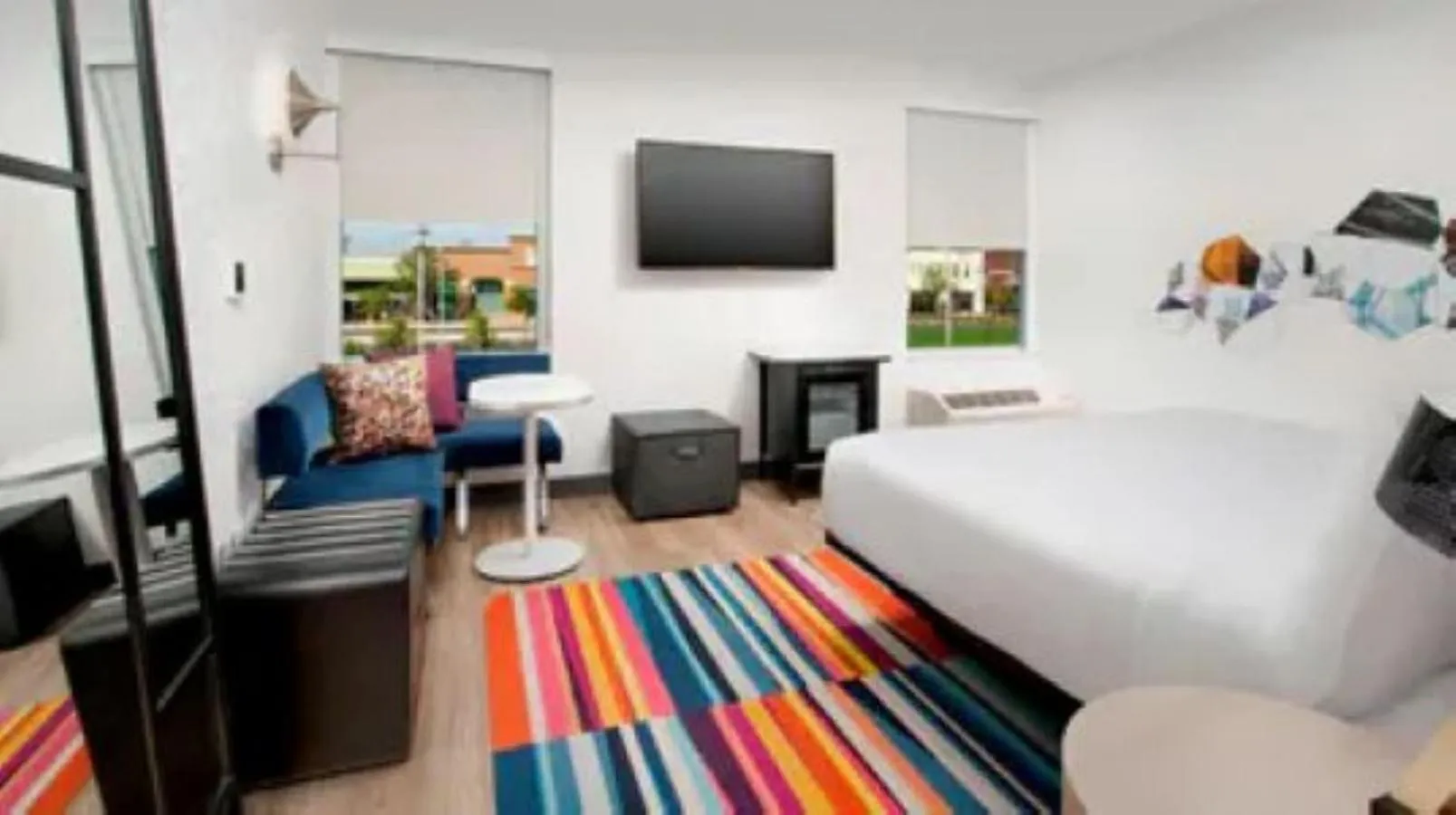TV and multimedia, Bed in Aloft Omaha West