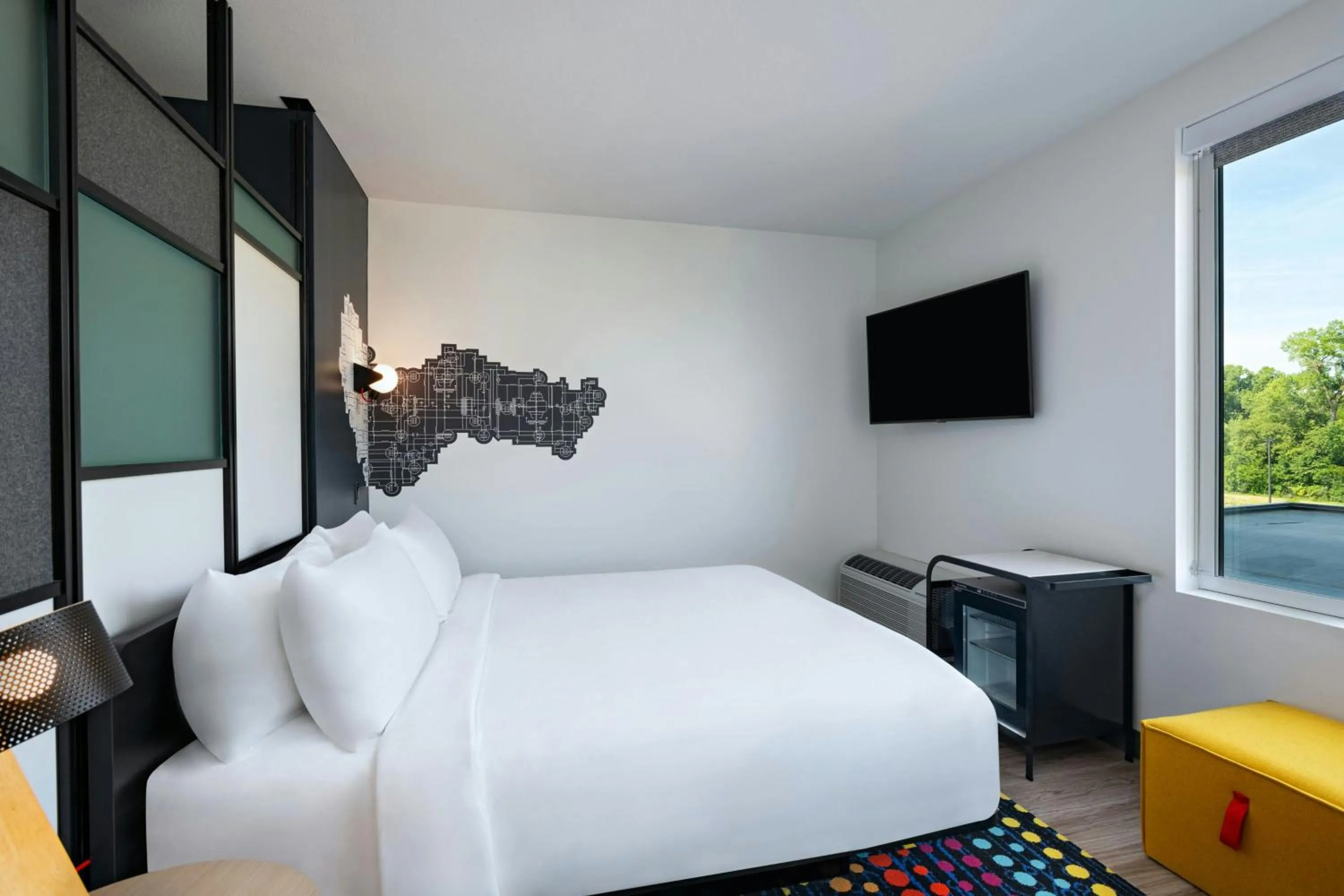 Photo of the whole room, Bed in Aloft Omaha West