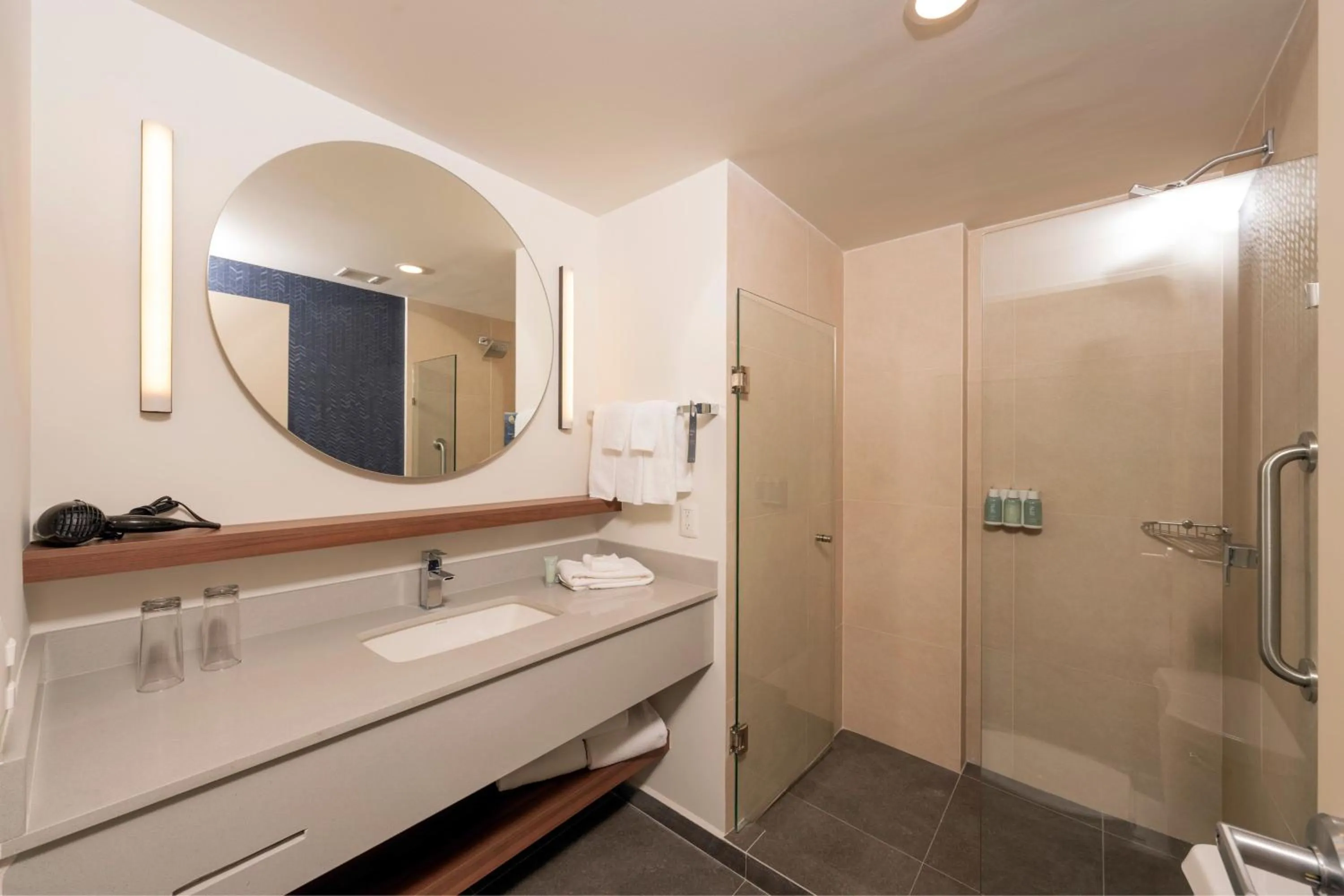 Bathroom in Fairfield by Marriott Inn & Suites San Luis Potosi