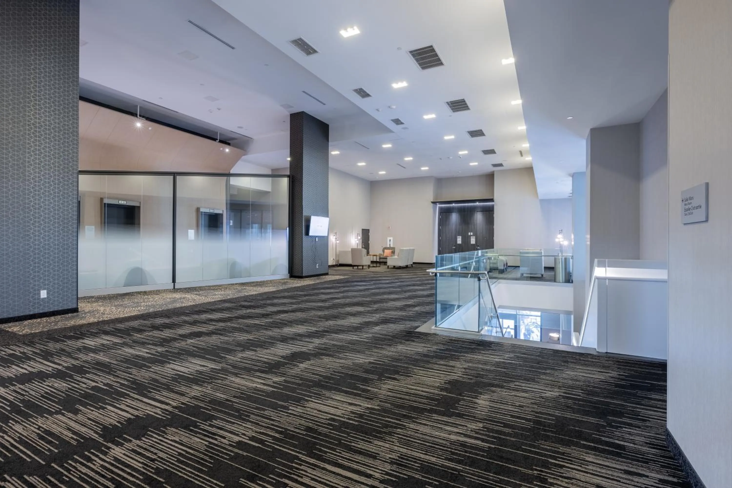 Area and facilities in Courtyard by Marriott Montreal Brossard