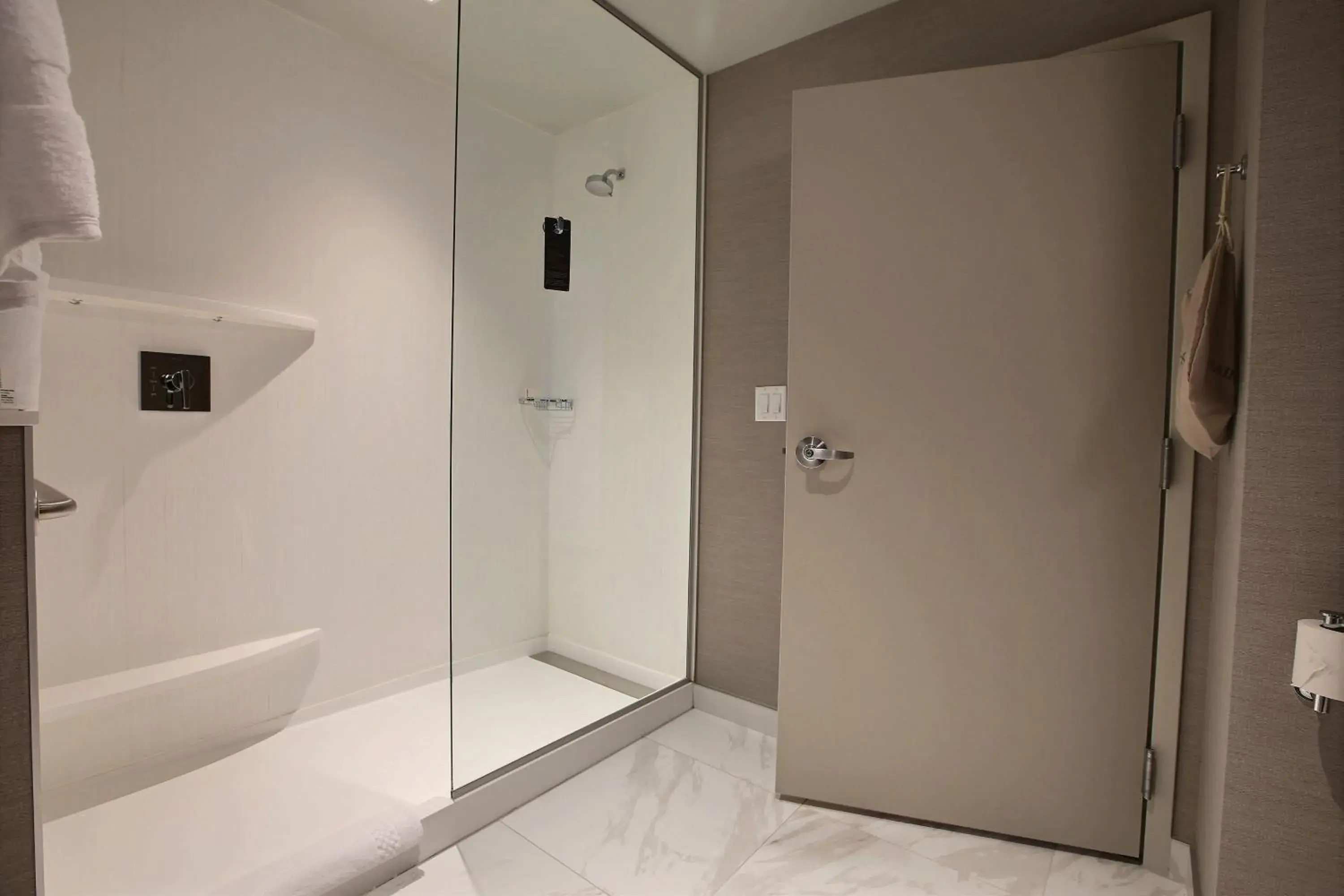 1 Bedroom Suite, 1 King, Sofa bed in Courtyard by Marriott Montreal Brossard 1 Bedroom Suite, 1 King, Sofa bed in Courtyard by Marriott Montreal Brossard