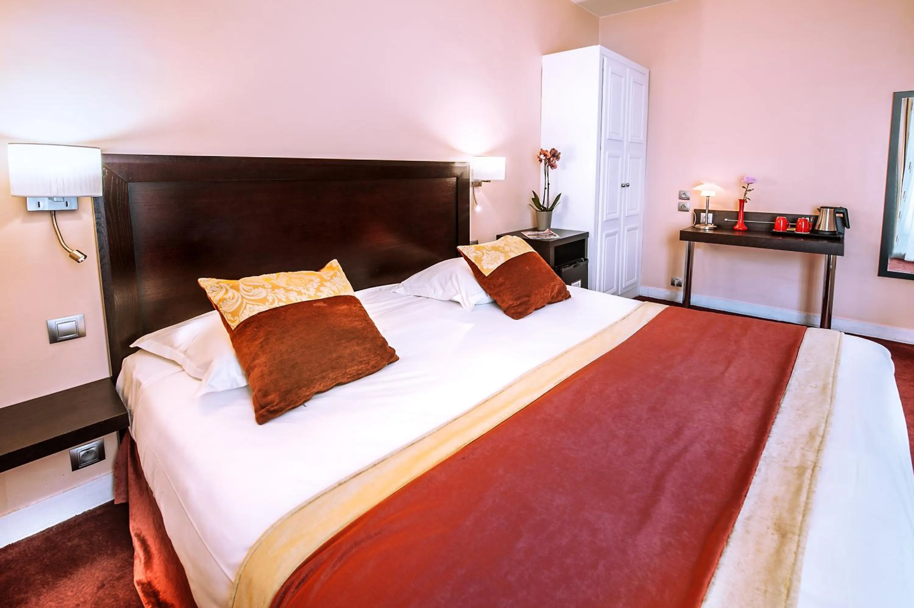 Bedroom, Bed in Virgina