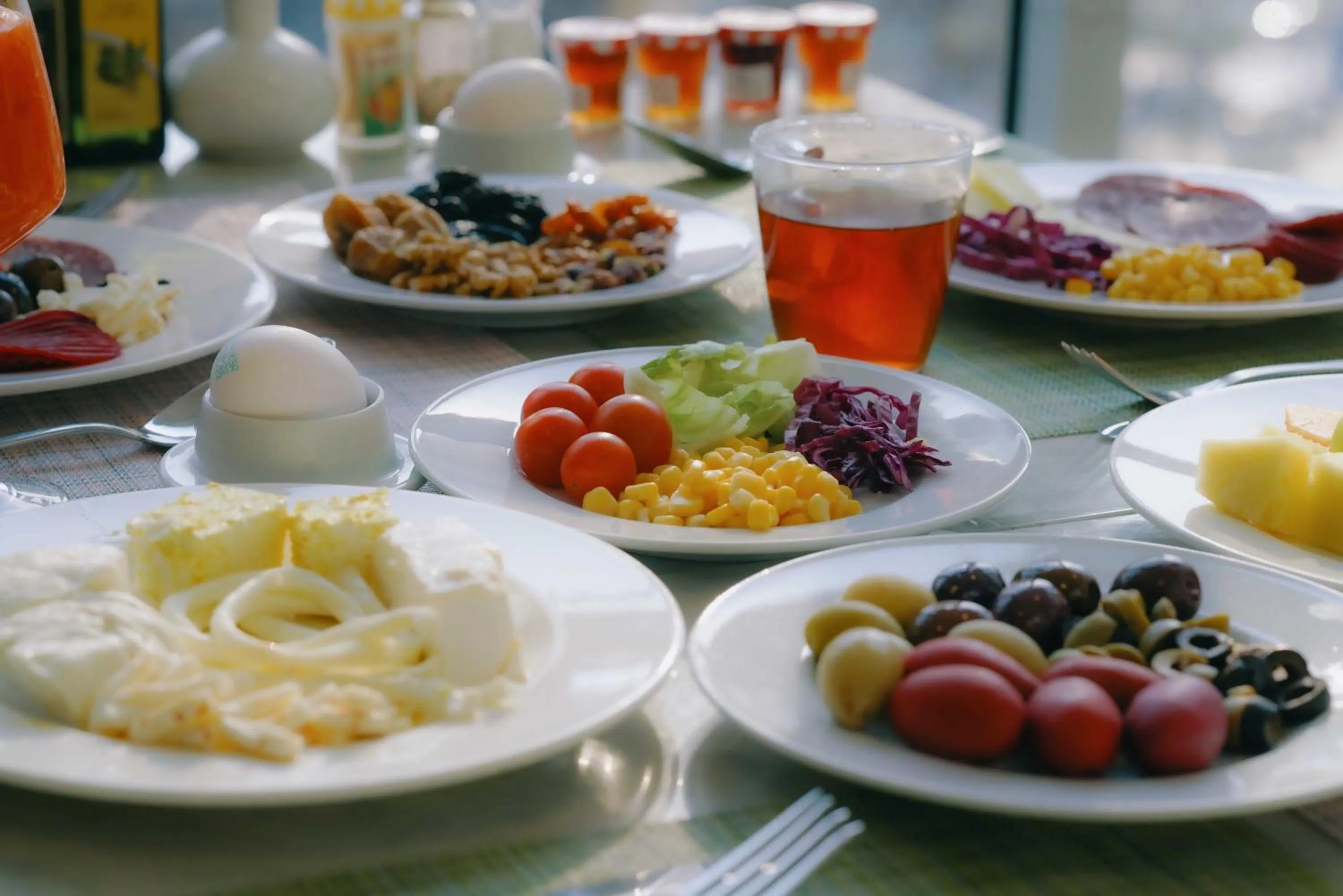 Breakfast in Nour Althuria Hotel - Elaf Almaqam