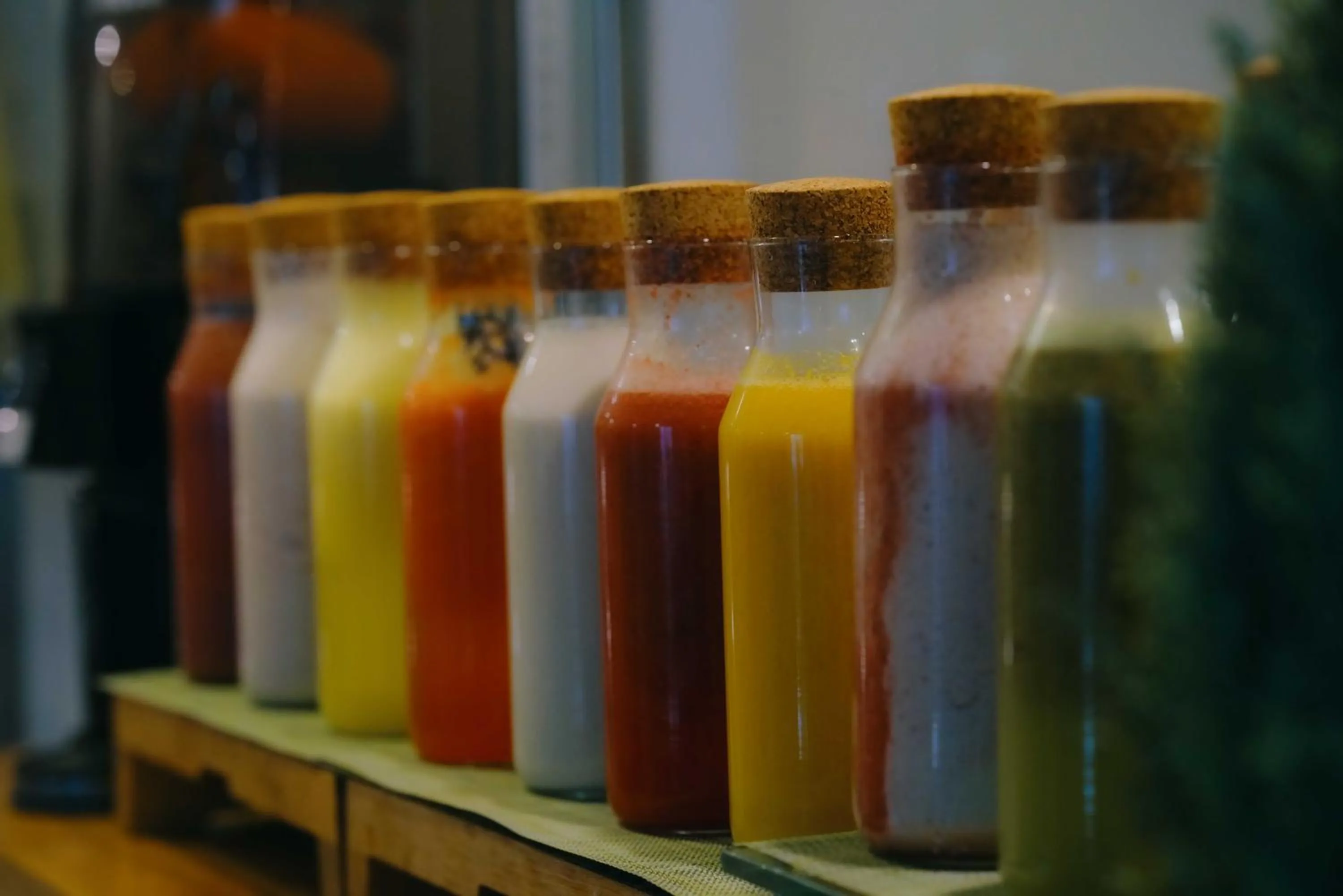 Food and drinks in Nour Althuria Hotel - Elaf Almaqam