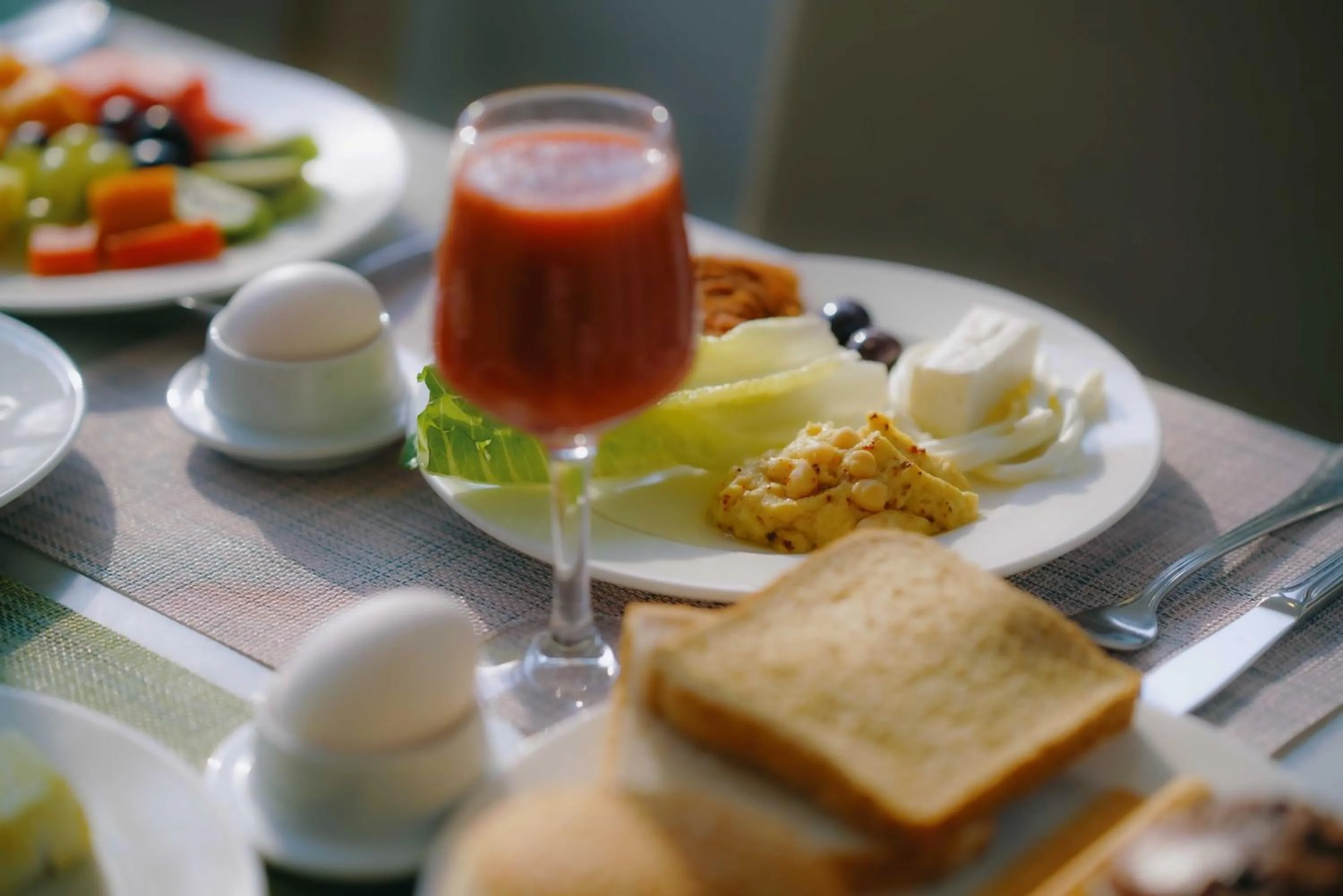 Continental breakfast in Nour Althuria Hotel - Elaf Almaqam