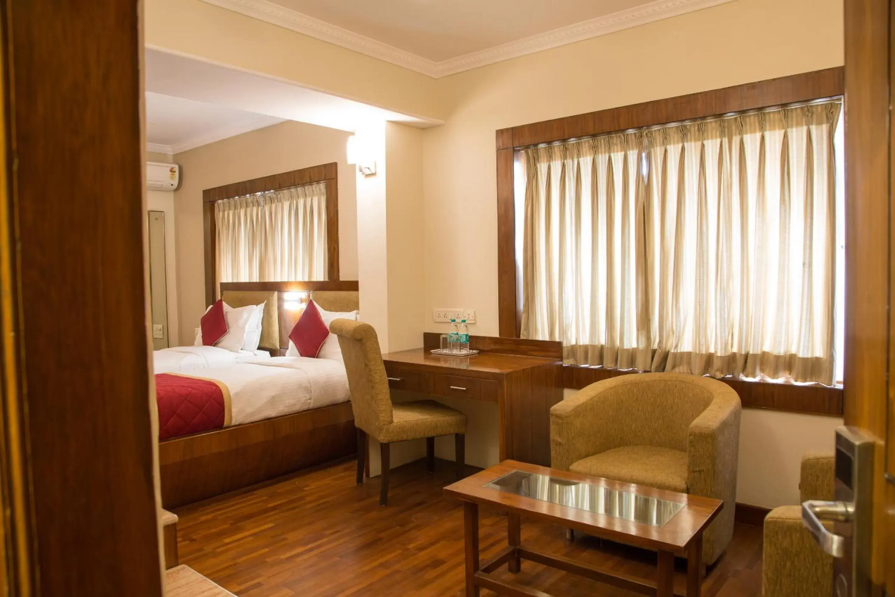 Bedroom, Bed in New Rainbow Business Hotel Bedroom, Bed in New Rainbow Business Hotel