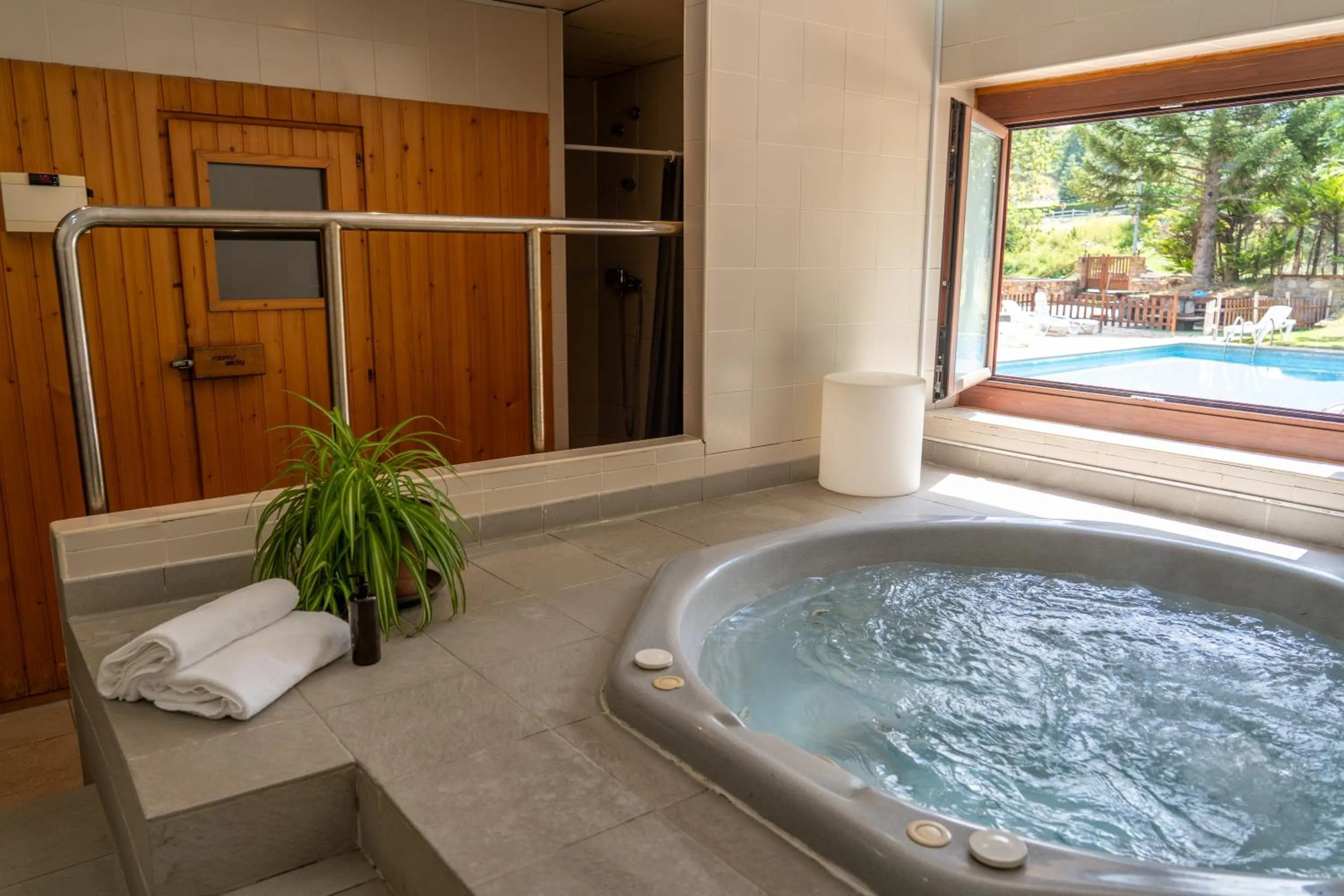 Hot Tub in SNÖ Vall de Boí