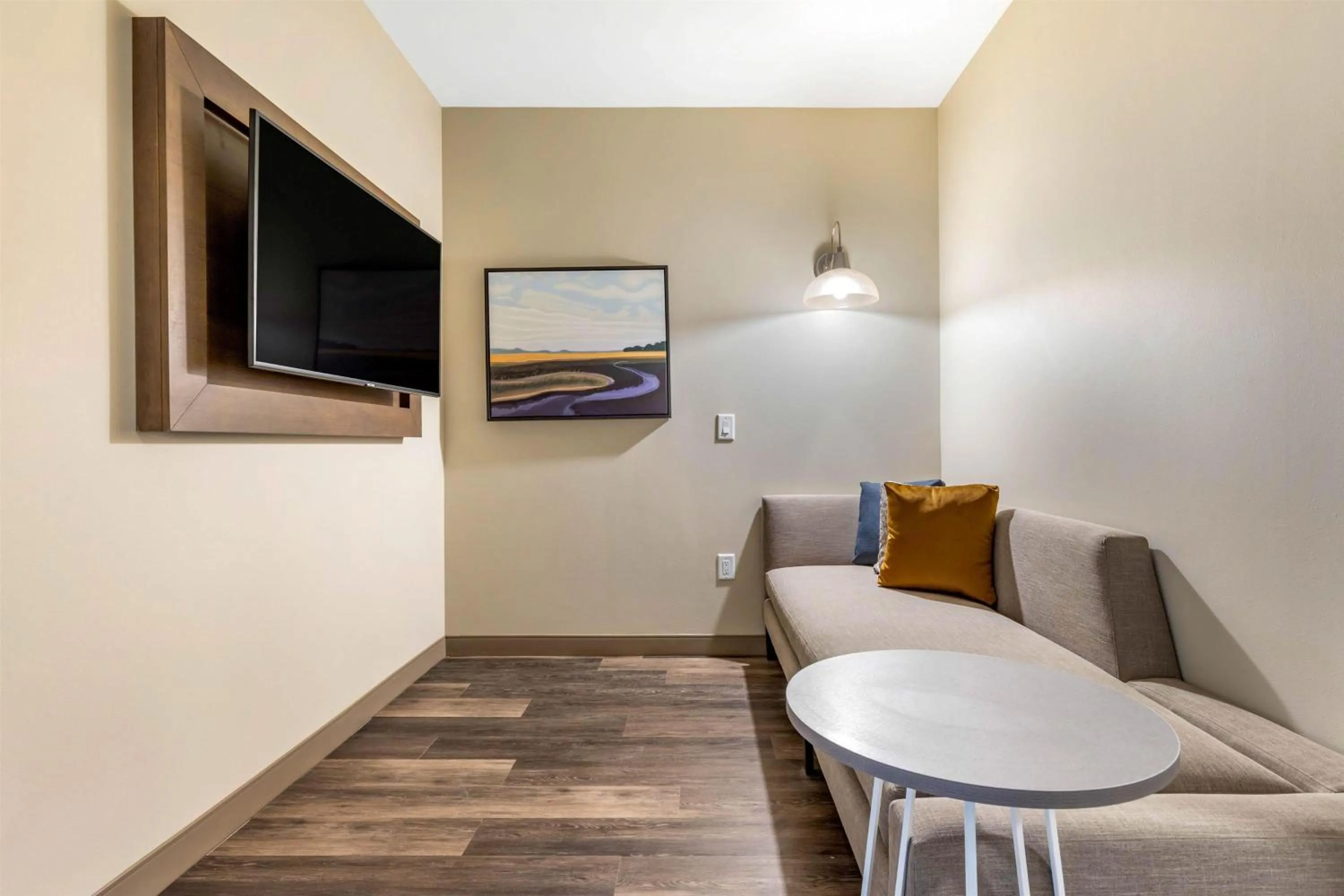 Living room in DoubleTree by Hilton Summerville Nexton