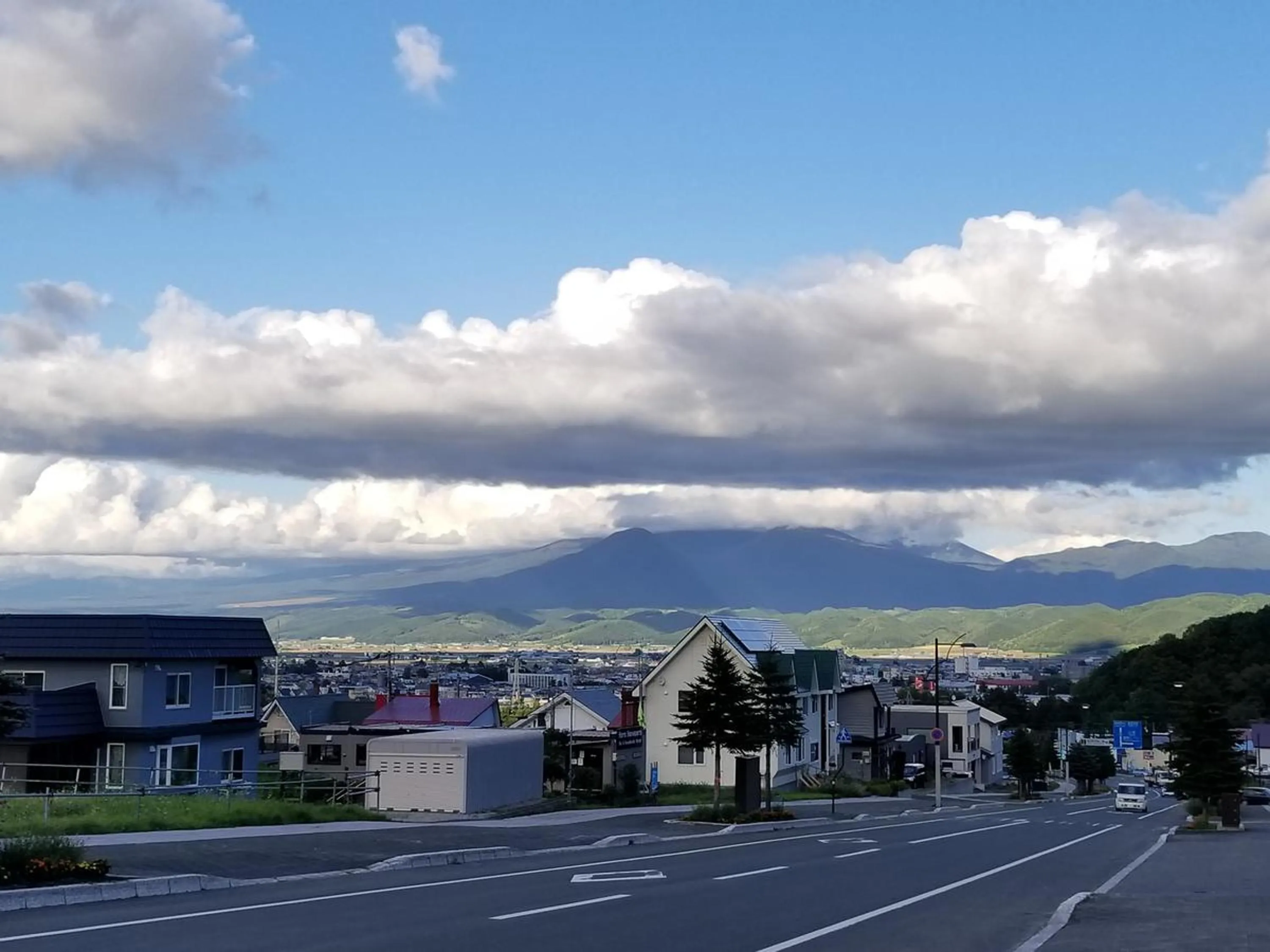 Neighbourhood in Donguri House