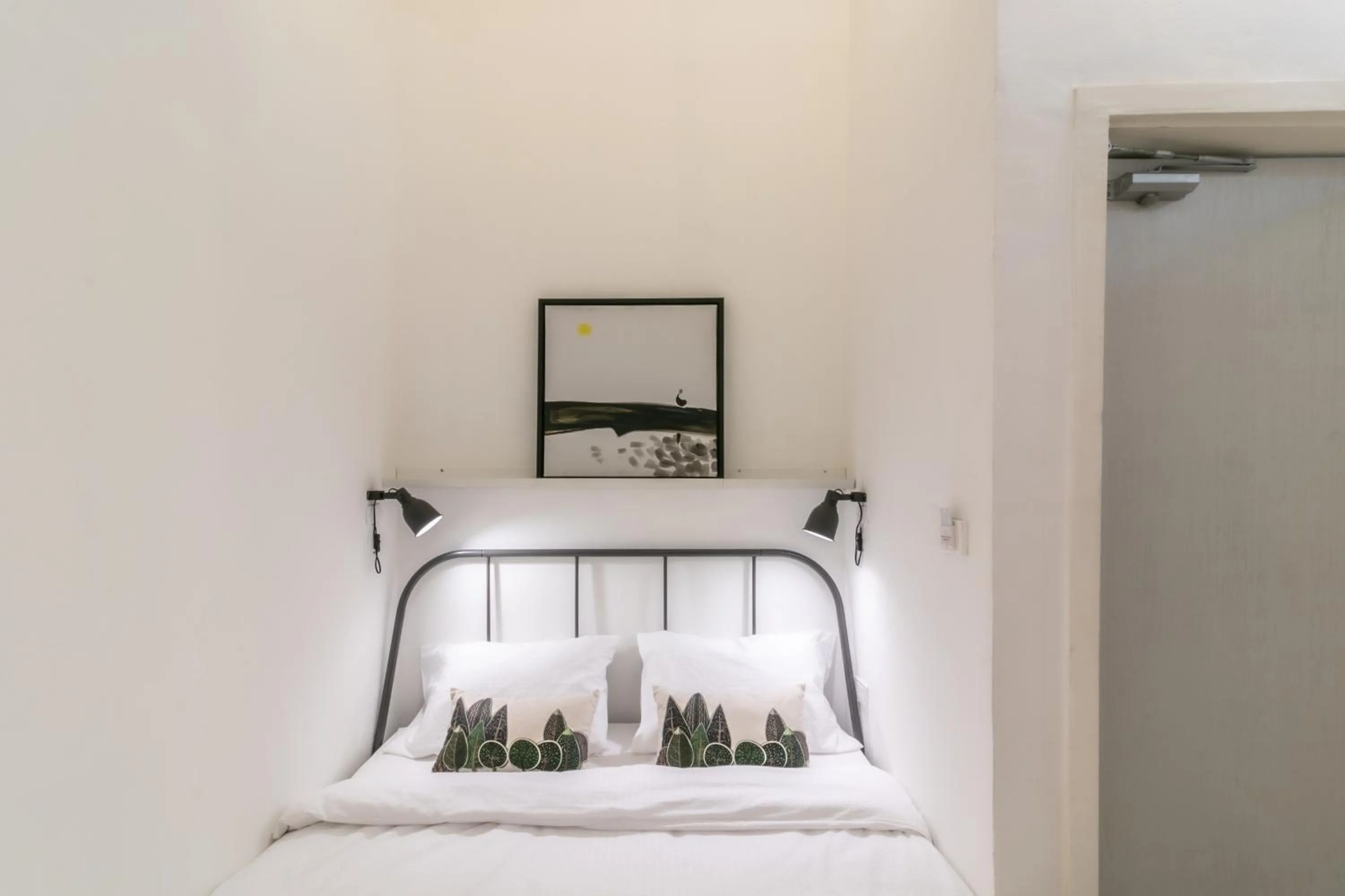 Standard Double Room No Window in UHU Bangkok