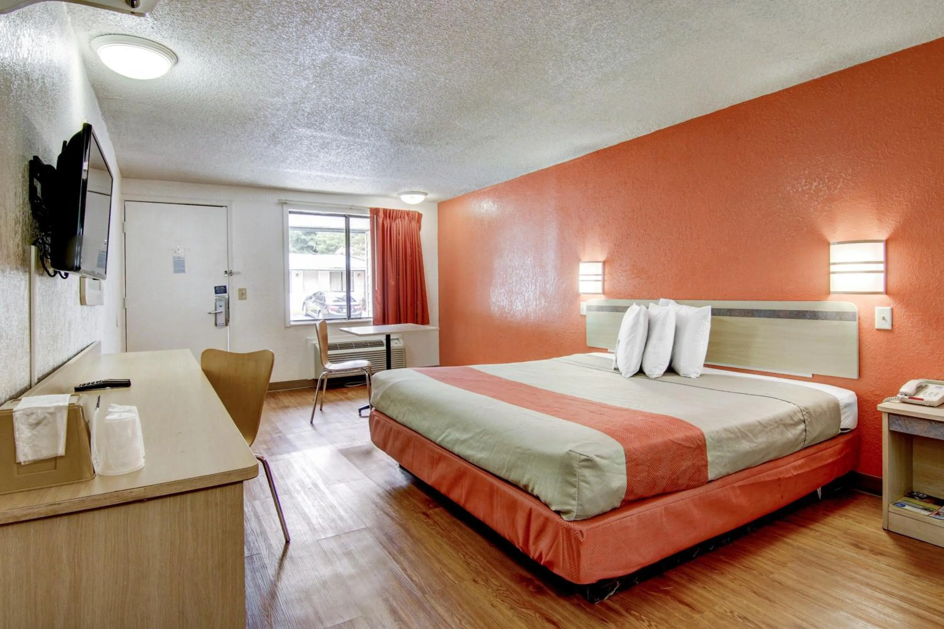 Bedroom, Bed in Motel 6-Union City, GA - Atlanta Airport