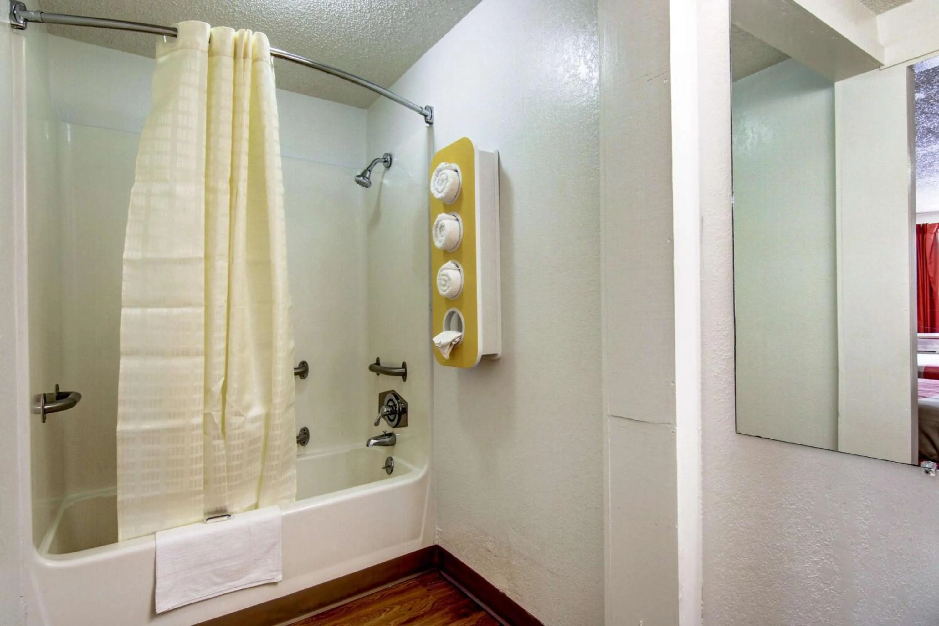 Photo of the whole room in Motel 6-Union City, GA - Atlanta Airport