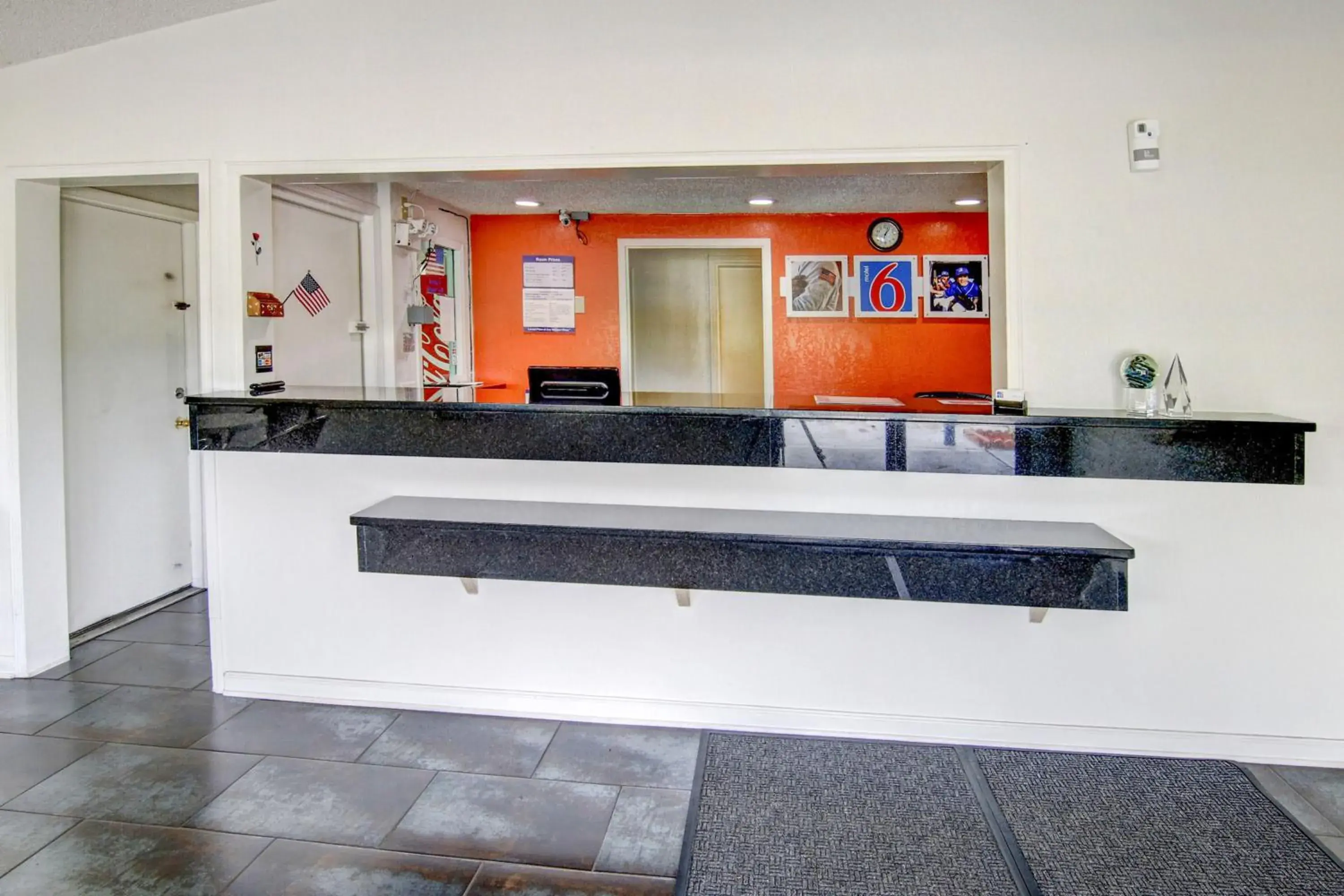 Lobby or reception, Lobby/Reception in Motel 6-Union City, GA - Atlanta Airport