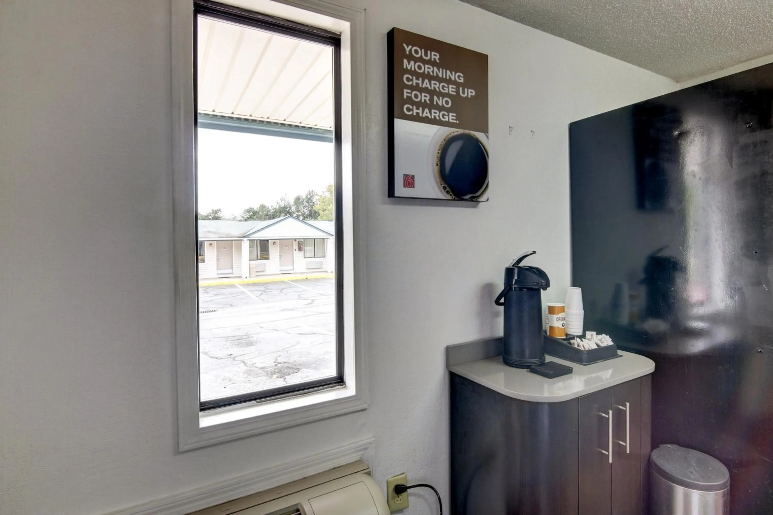 Lobby or reception in Motel 6-Union City, GA - Atlanta Airport