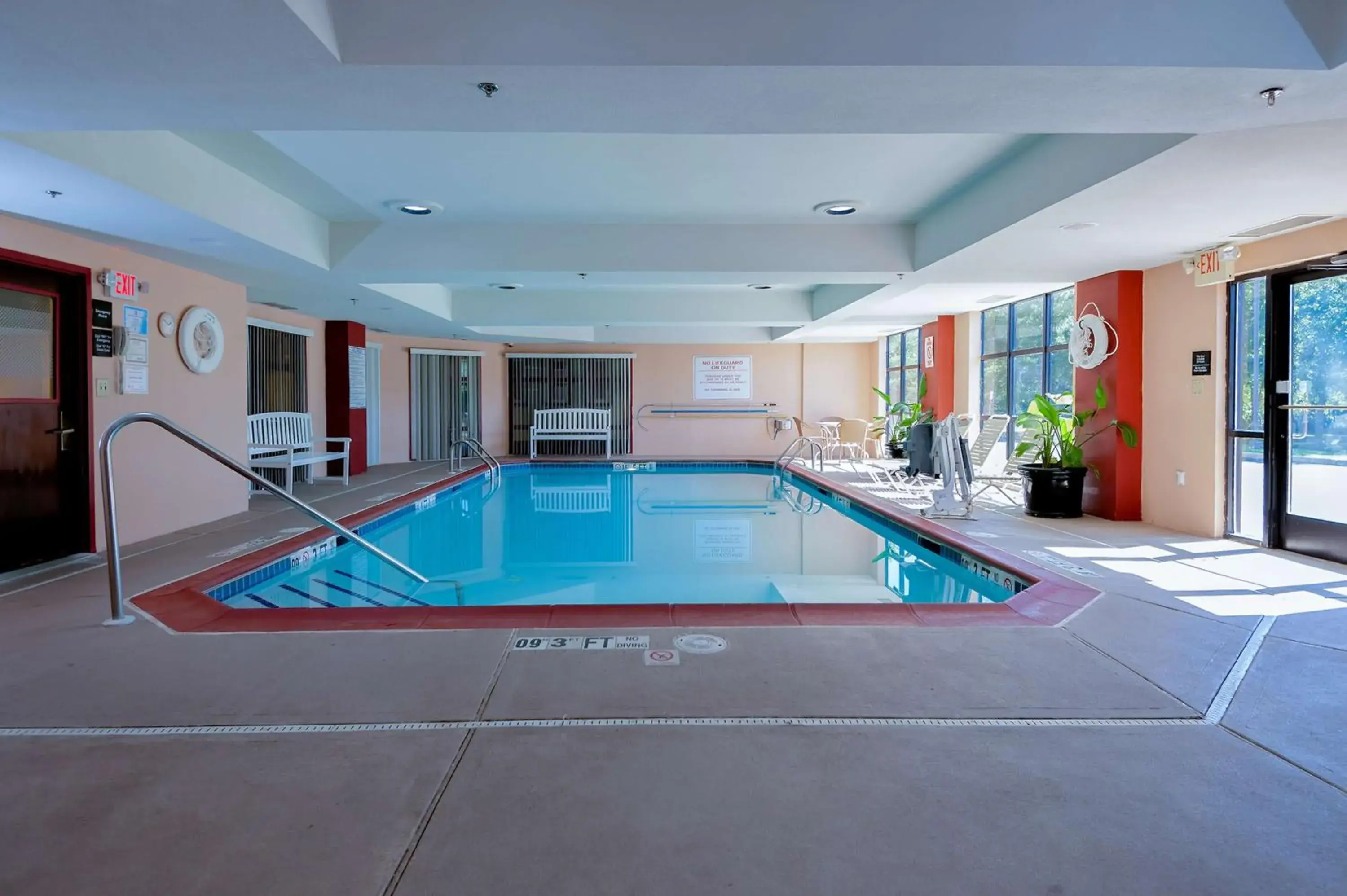 Pool view in Hampton Inn East Windsor Pool view in Hampton Inn East Windsor