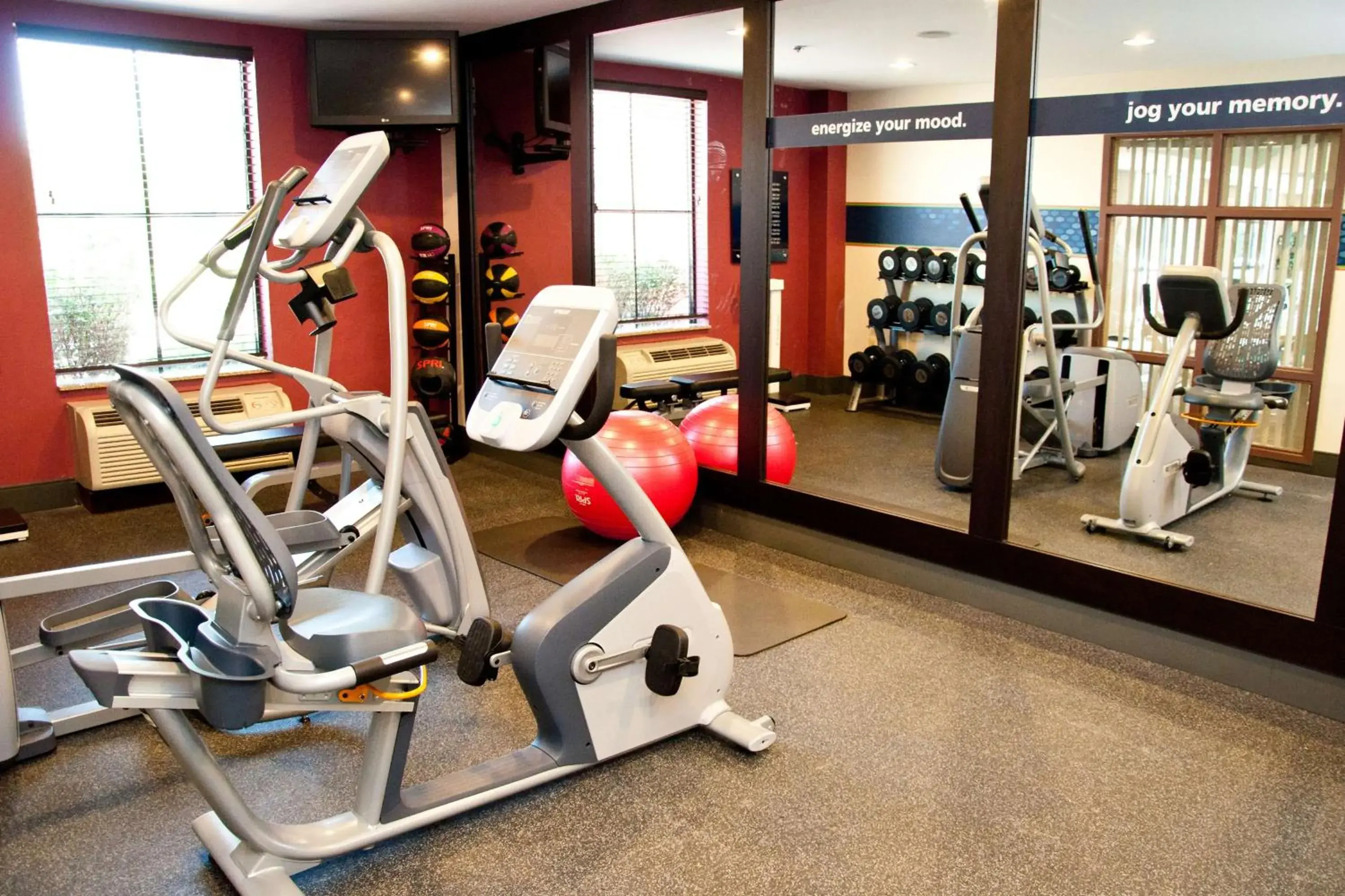 Fitness centre/facilities in Hampton Inn East Windsor Fitness centre/facilities in Hampton Inn East Windsor
