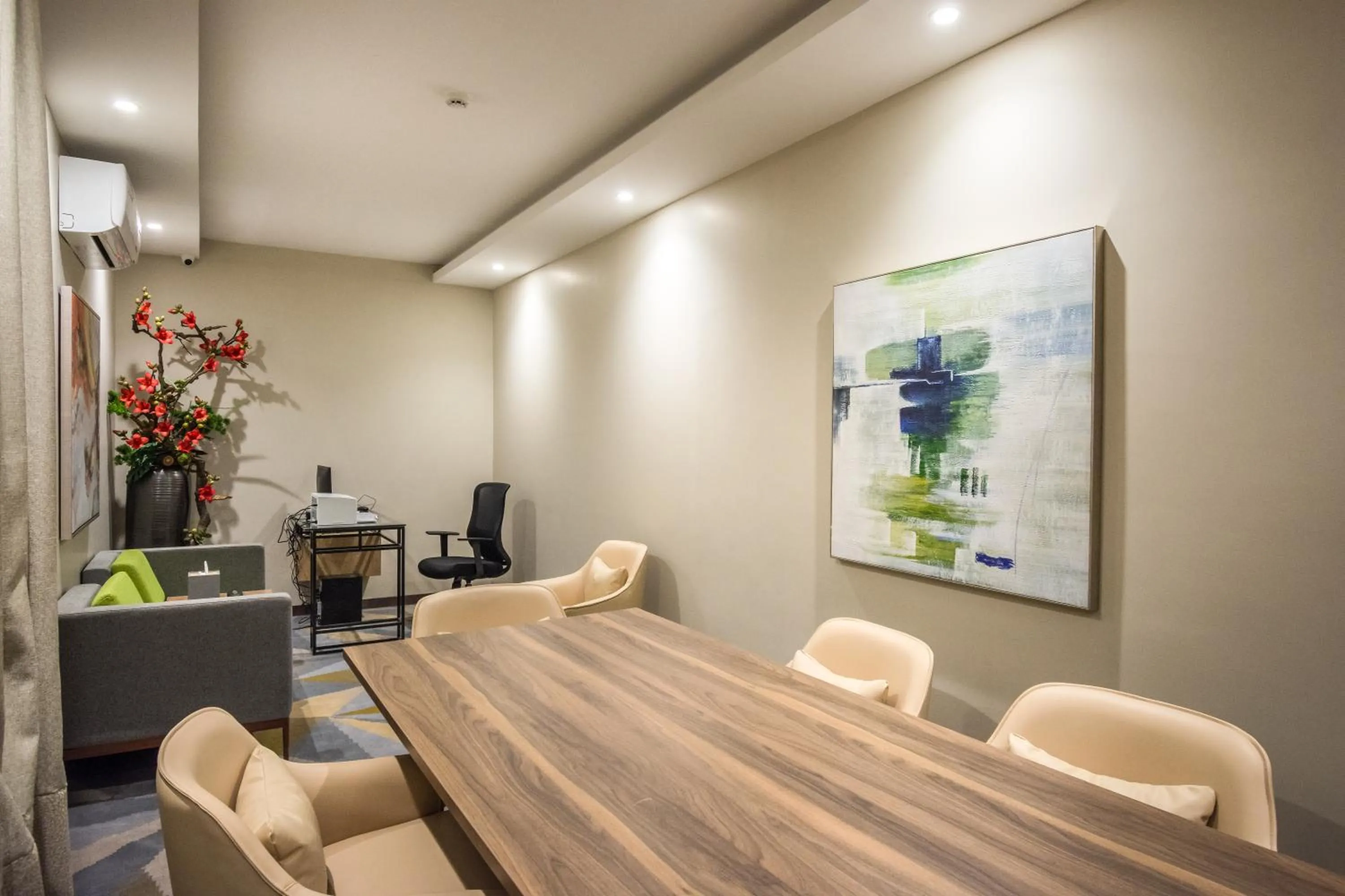 Business facilities in Ewaa Express Hotel - Gaber