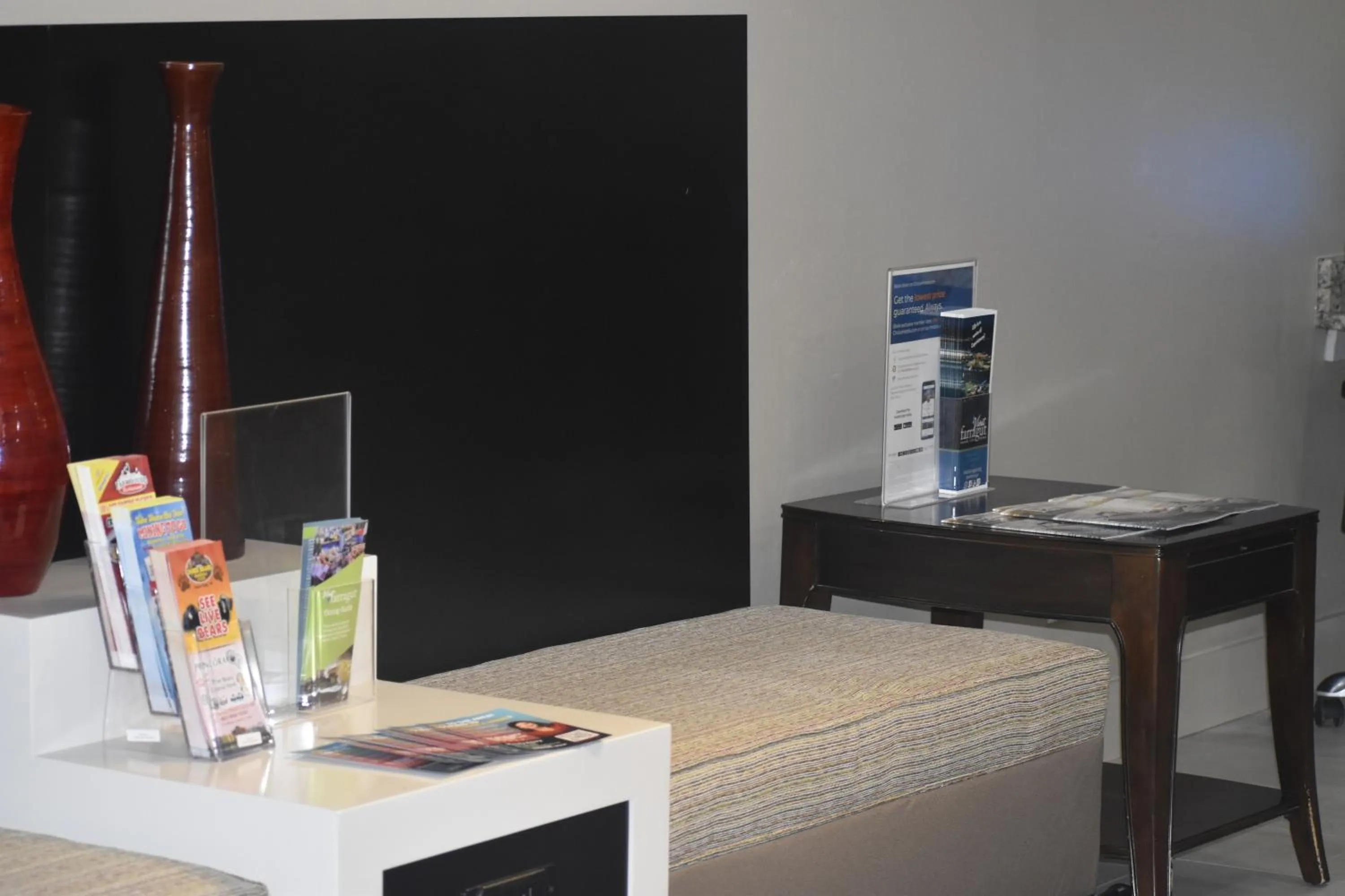 Seating area, Bed in Sleep Inn & Suites West Knoxville