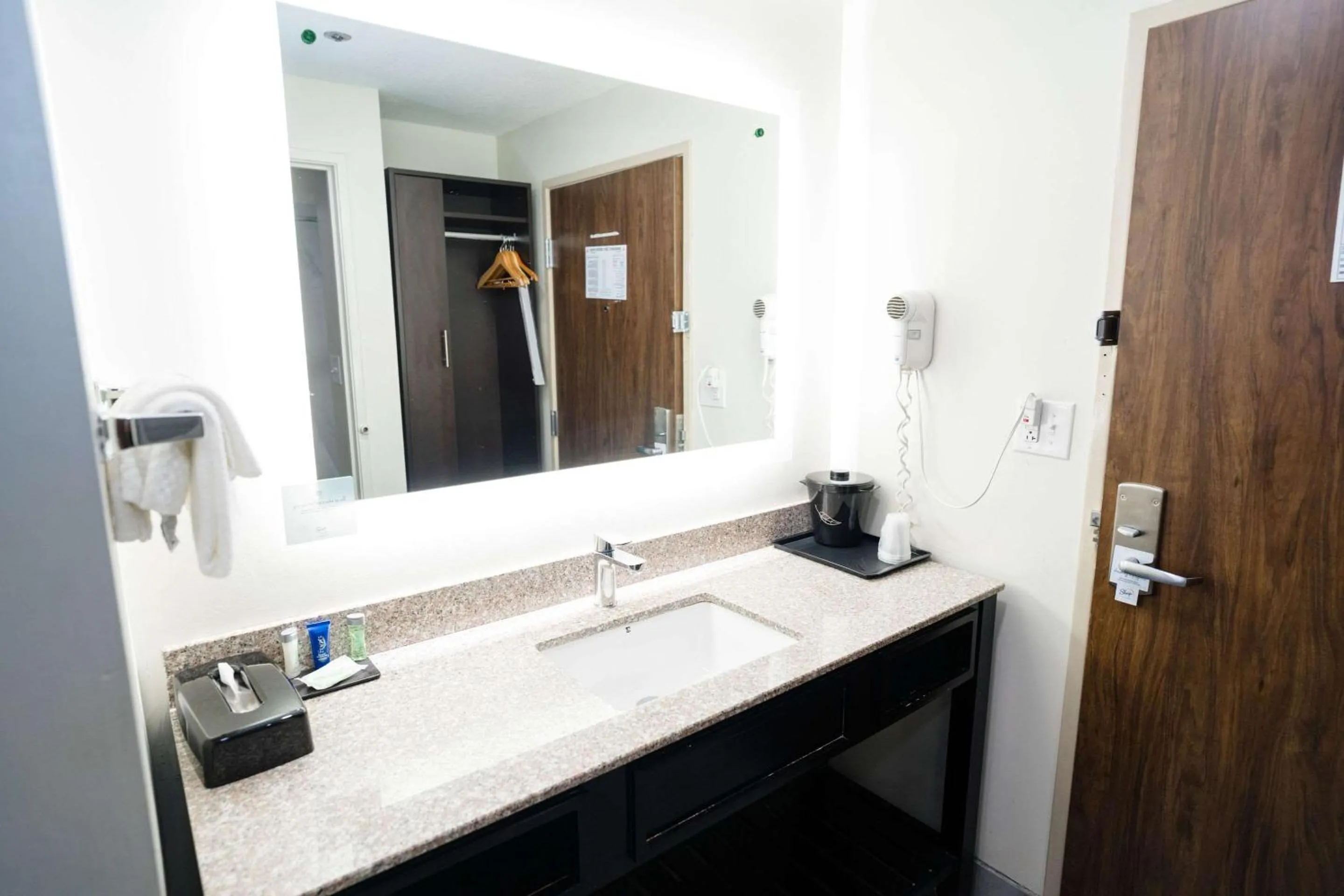 Bedroom in Sleep Inn & Suites West Knoxville