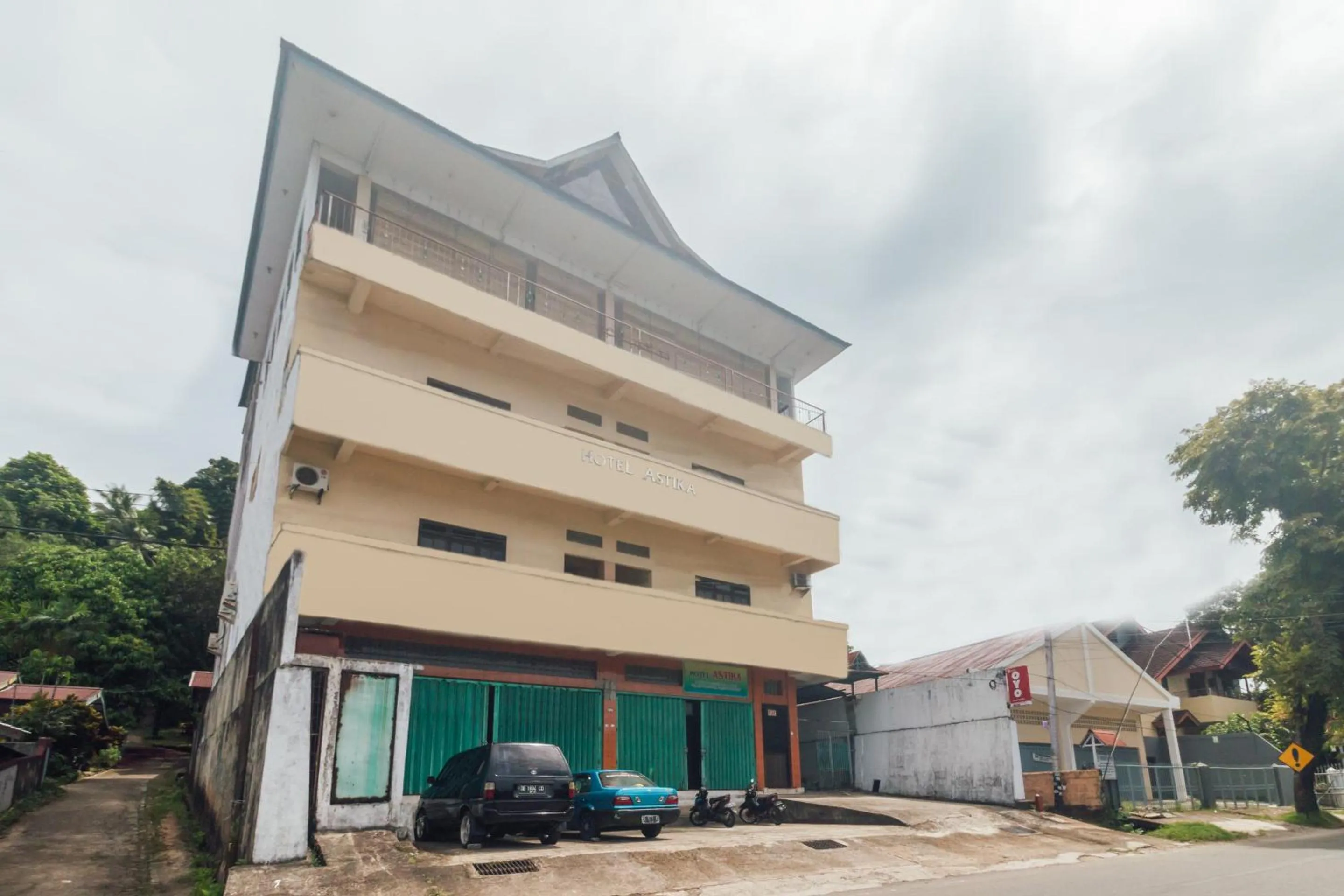 Facade/entrance in Hotel O Astika
