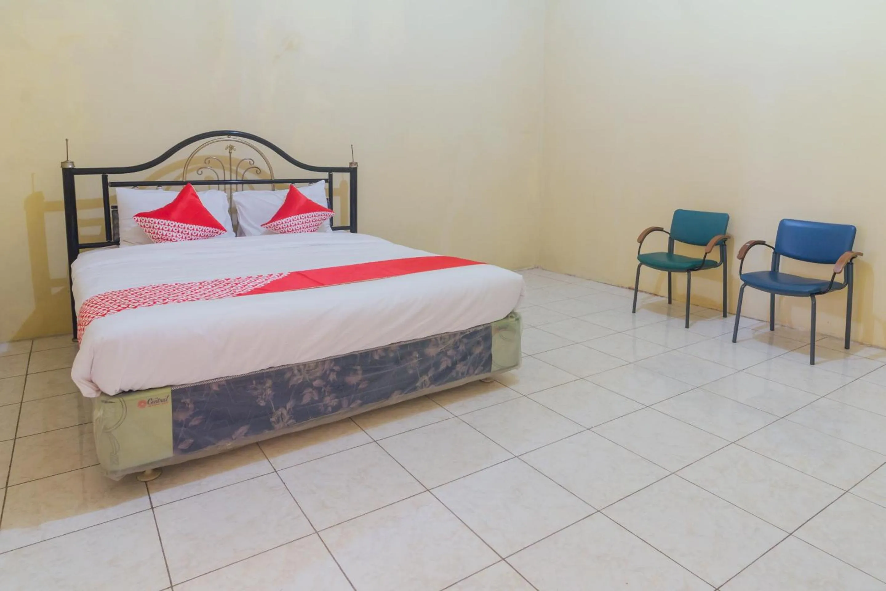 Bedroom, Bed in Hotel O Astika