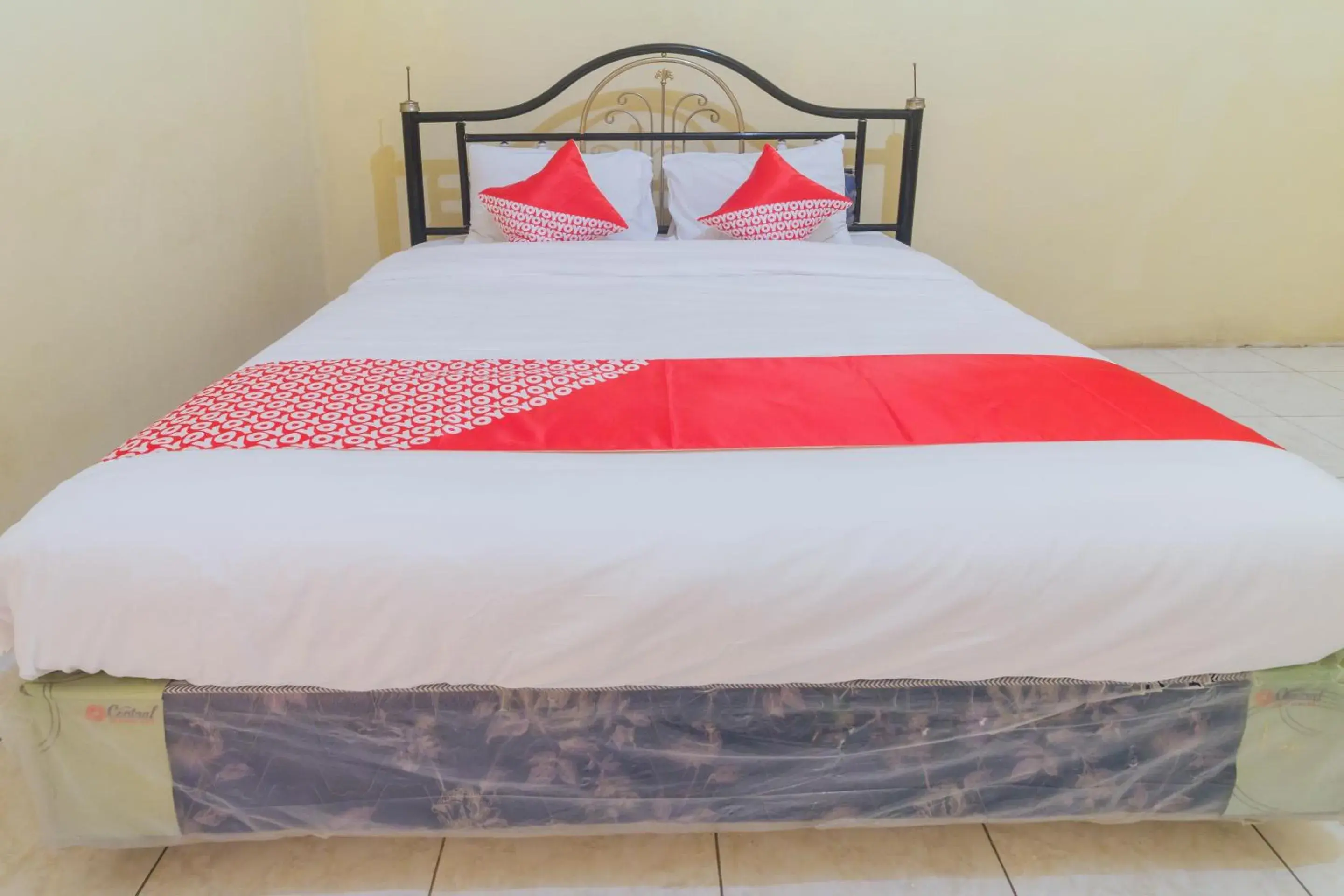 Bedroom in Hotel O Astika Bedroom in Hotel O Astika