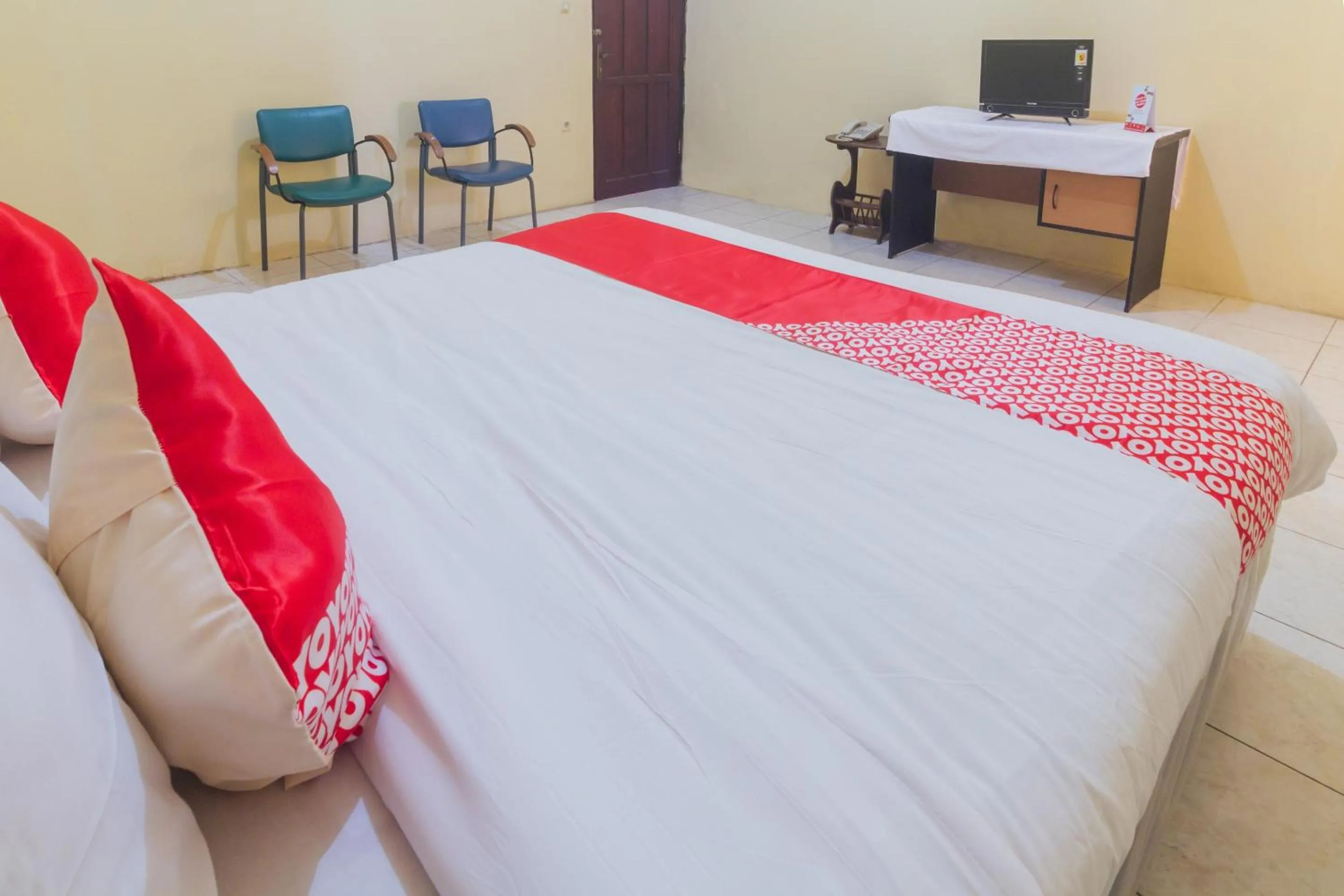 Bedroom, Bed in Hotel O Astika