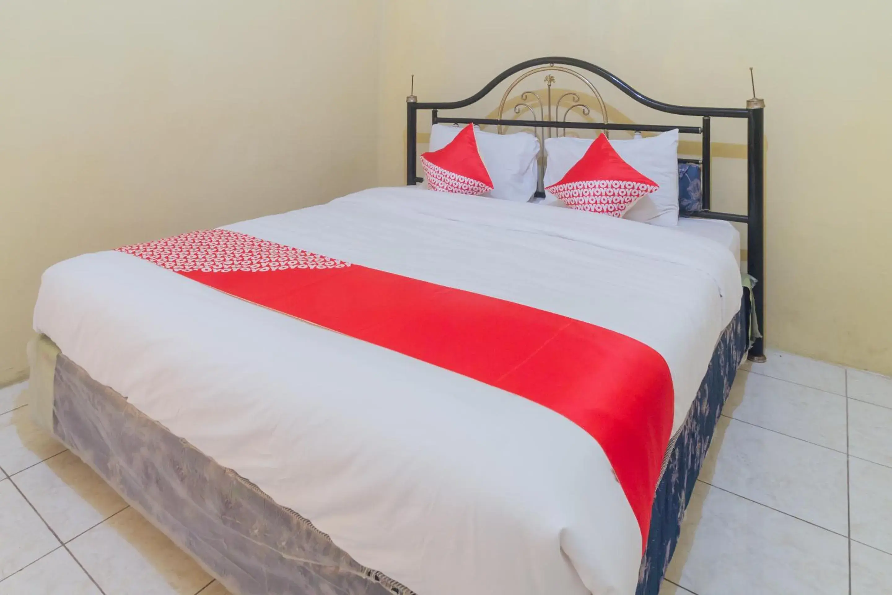 Deluxe Double Room in Hotel O Astika Deluxe Double Room in Hotel O Astika