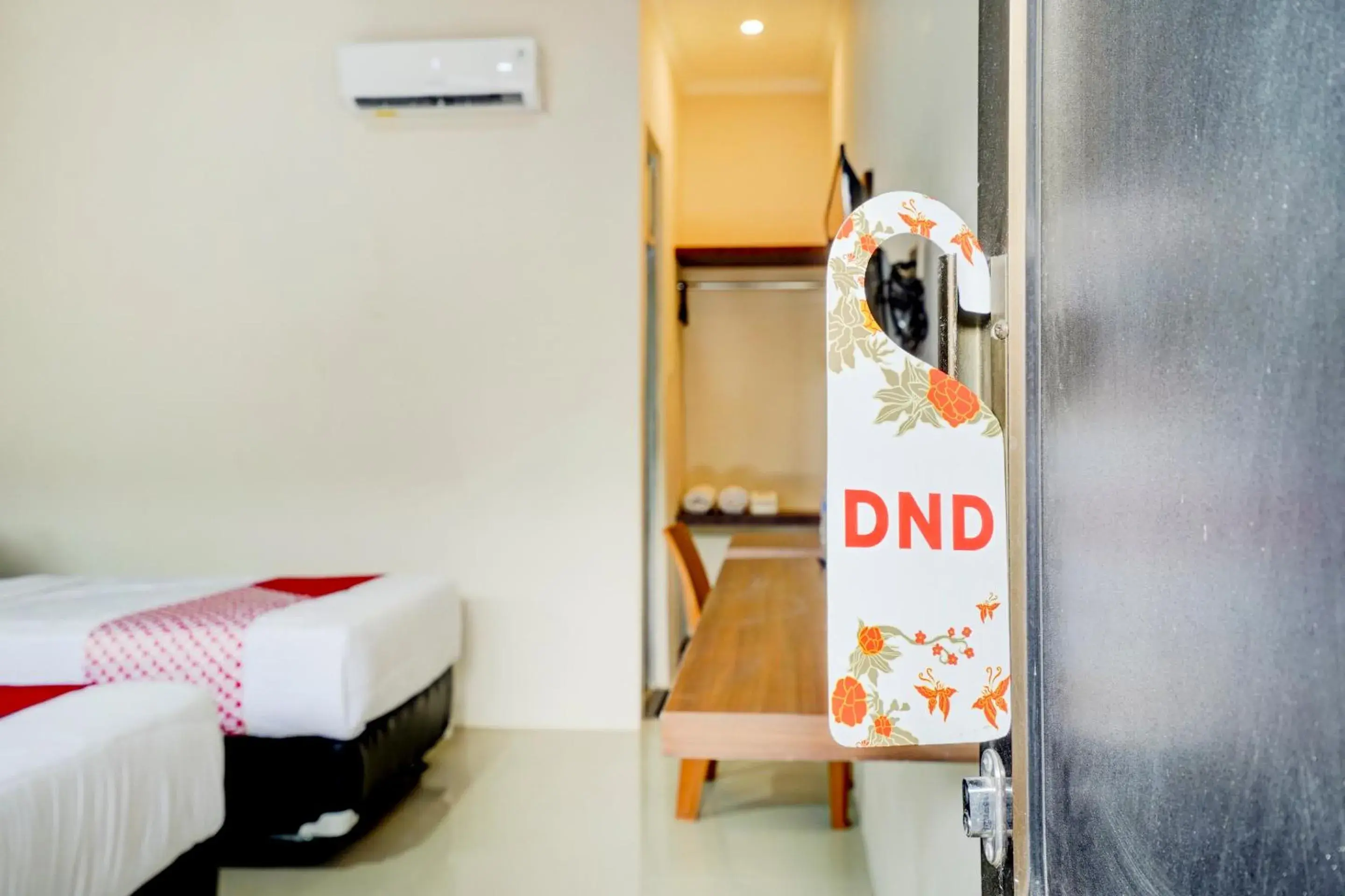 Bedroom, Bed in Rahayu Hotel Cirebon Bedroom, Bed in Rahayu Hotel Cirebon