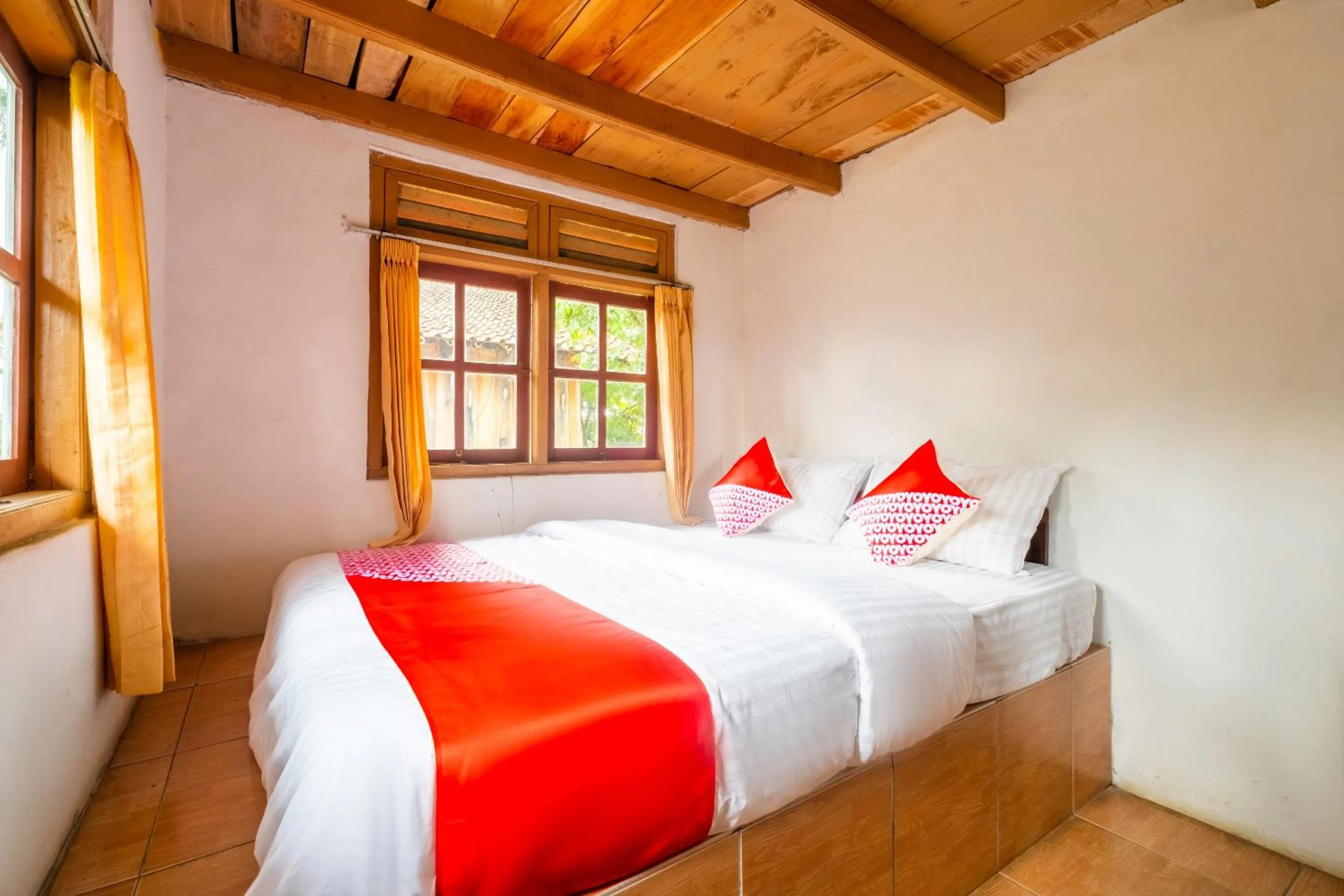 Bedroom, Bed in OYO 2278 Cikidang Hunting Resort