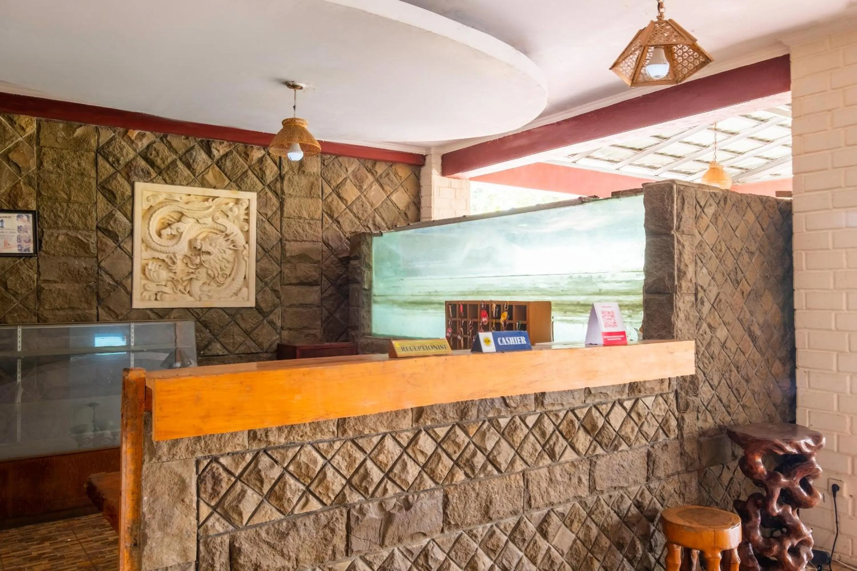 Lobby or reception in OYO 2278 Cikidang Hunting Resort