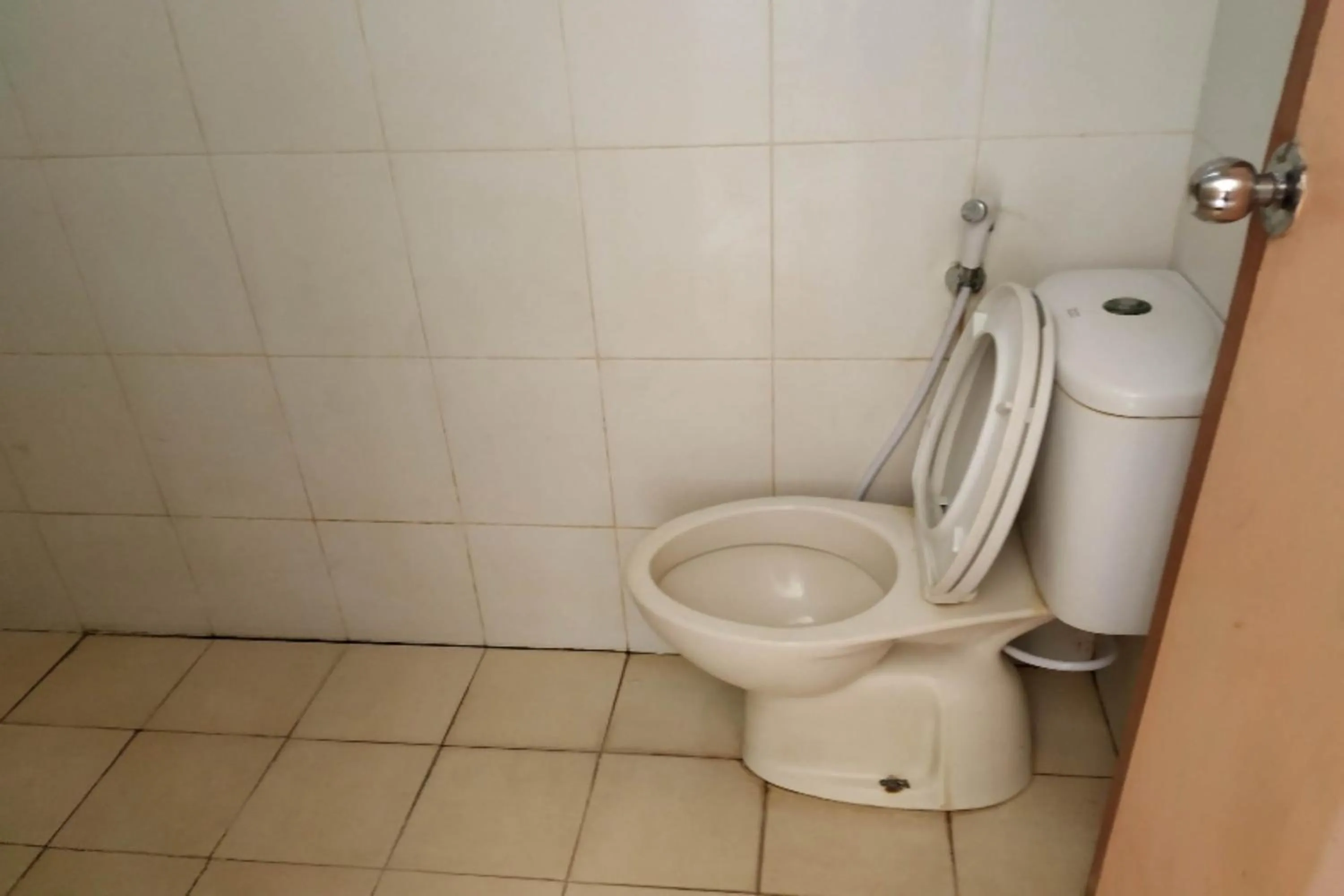 Bathroom in Hotel O Lulu Homestay