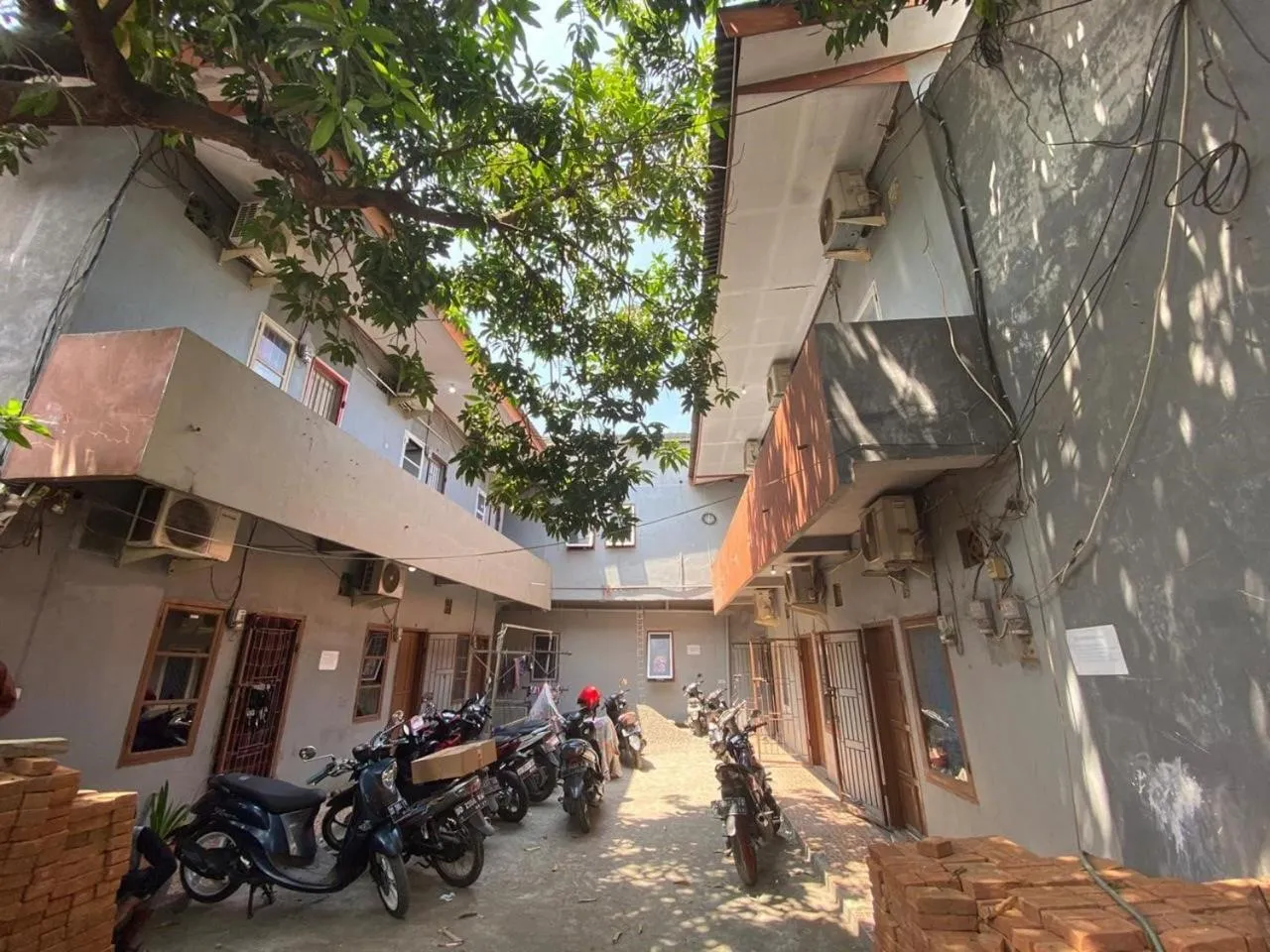 Facade/entrance in Hotel O Lulu Homestay