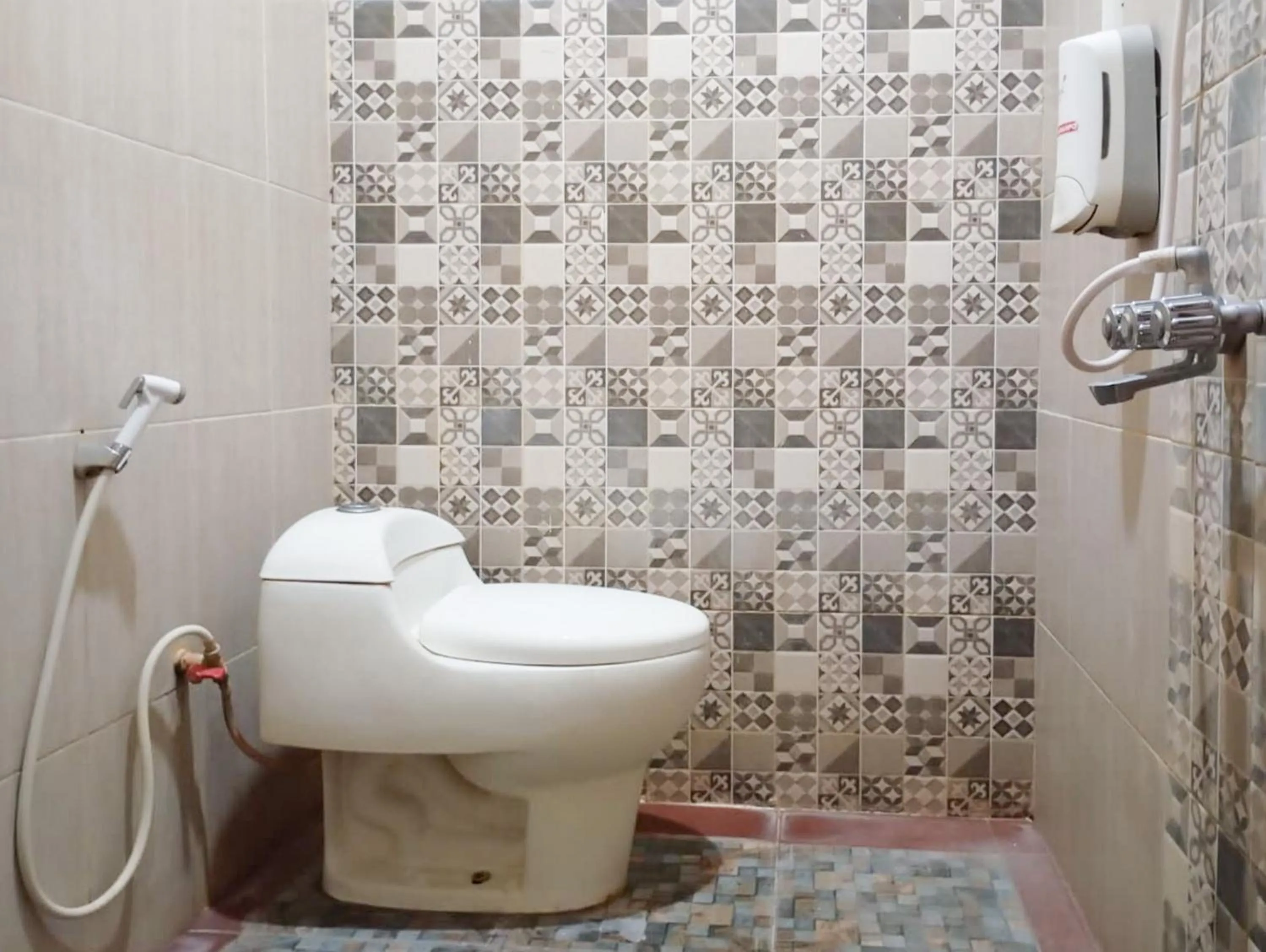 Bathroom in Art Guesthouse Syariah Near Malioboro RedPartner