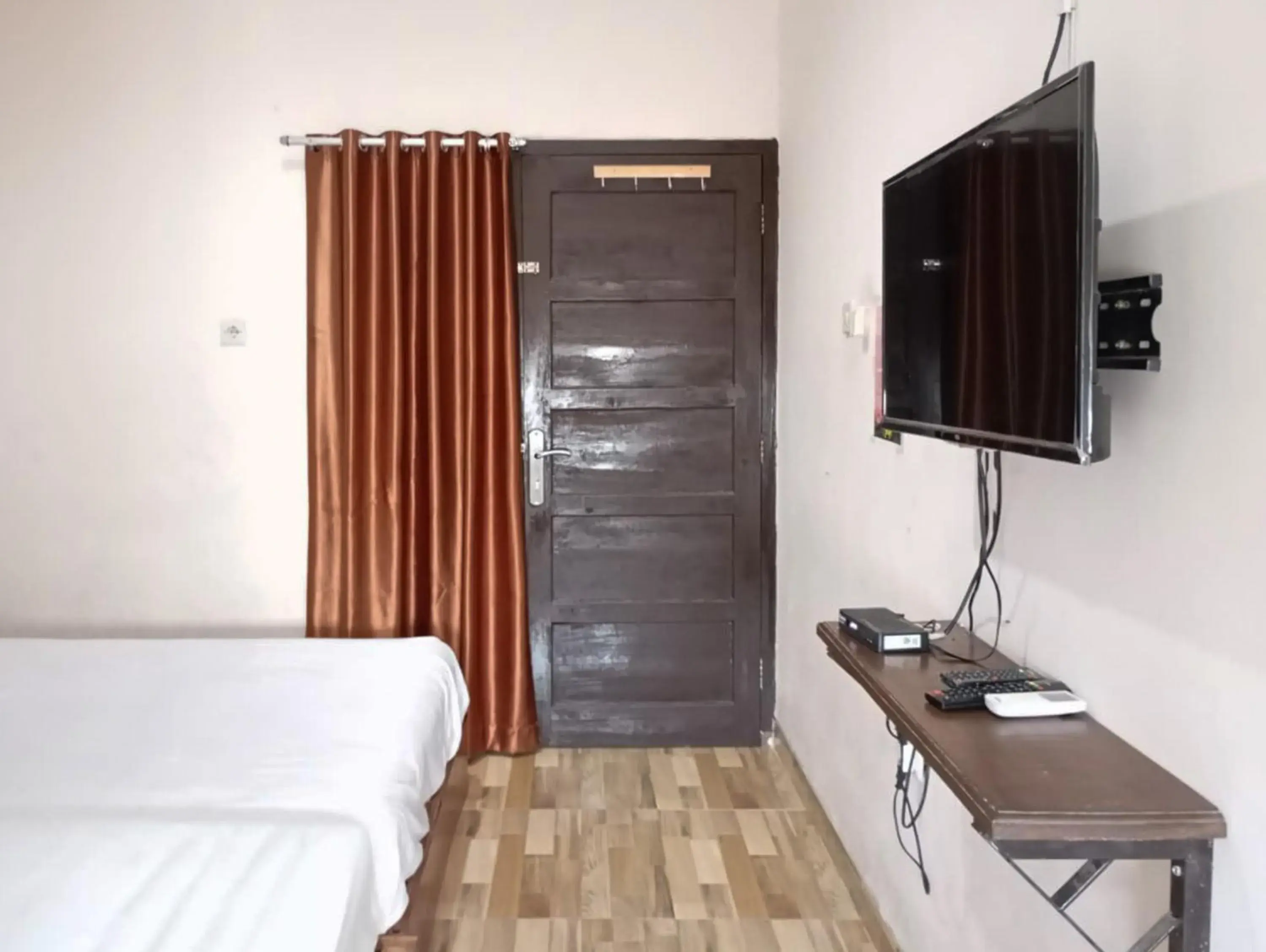 Bedroom, Bed in Art Guesthouse Syariah Near Malioboro RedPartner Bedroom, Bed in Art Guesthouse Syariah Near Malioboro RedPartner