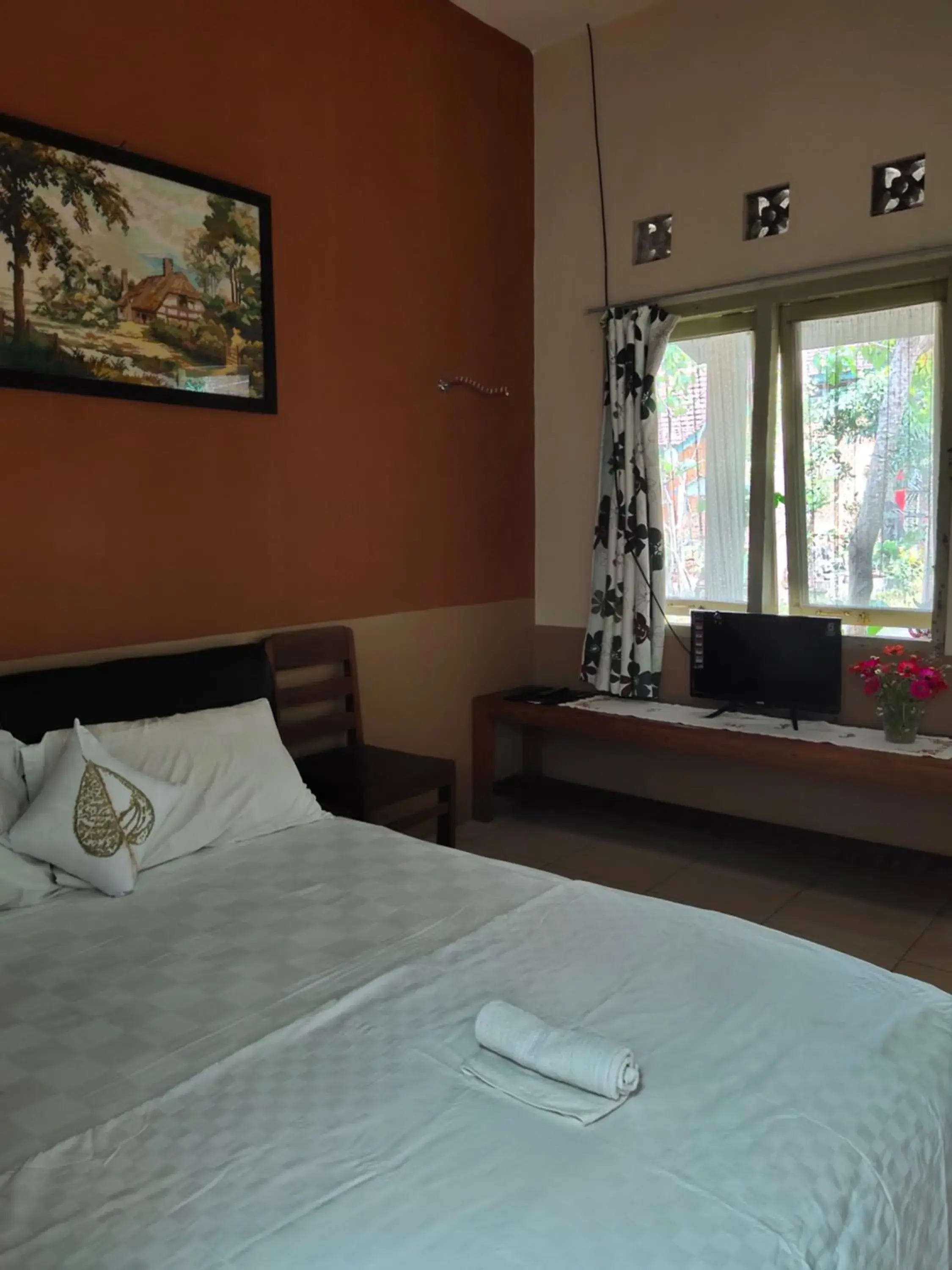 Superior Double Room in Mettaloka Guesthouse Superior Double Room in Mettaloka Guesthouse