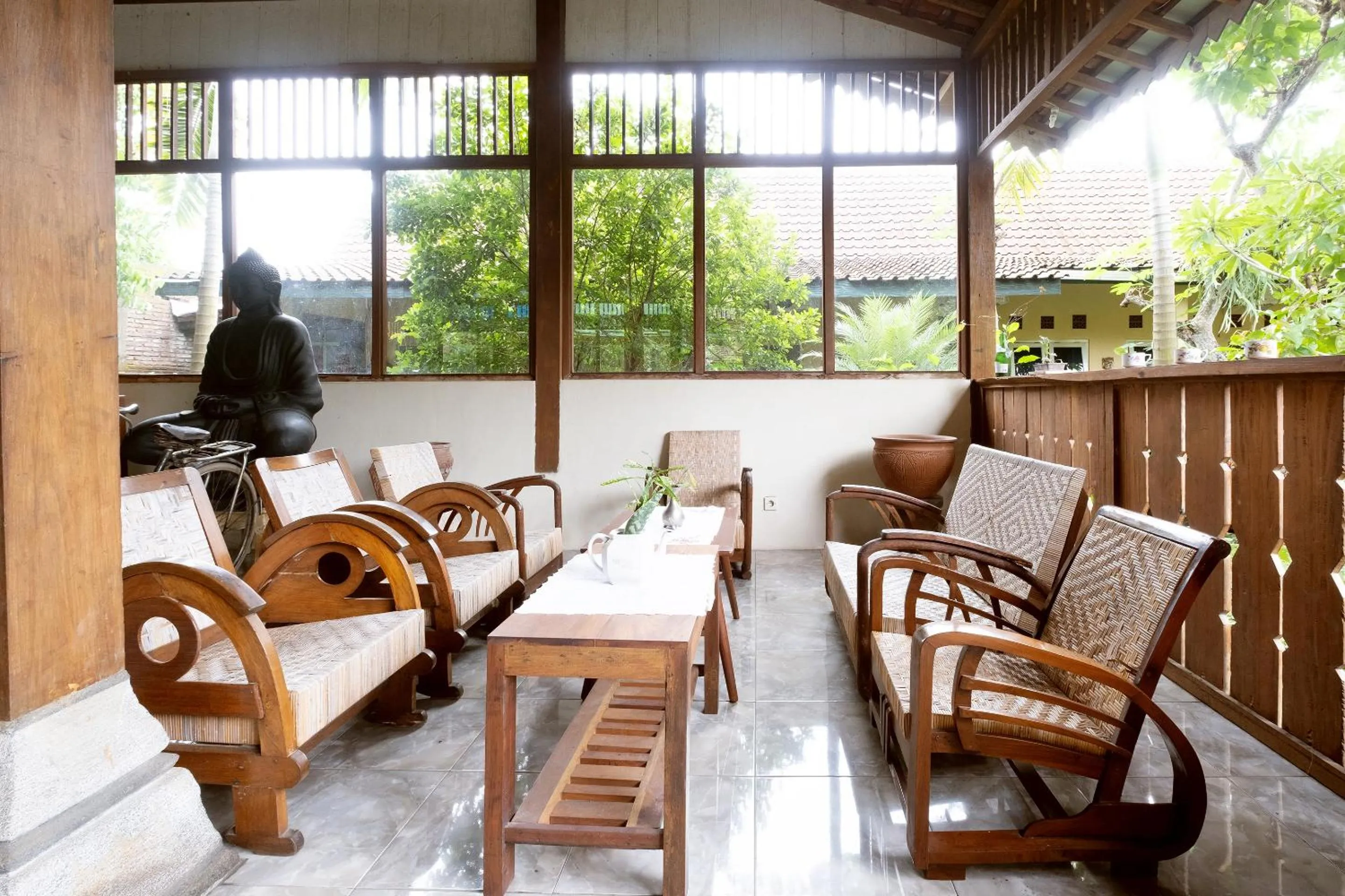 Seating area in Mettaloka Guesthouse